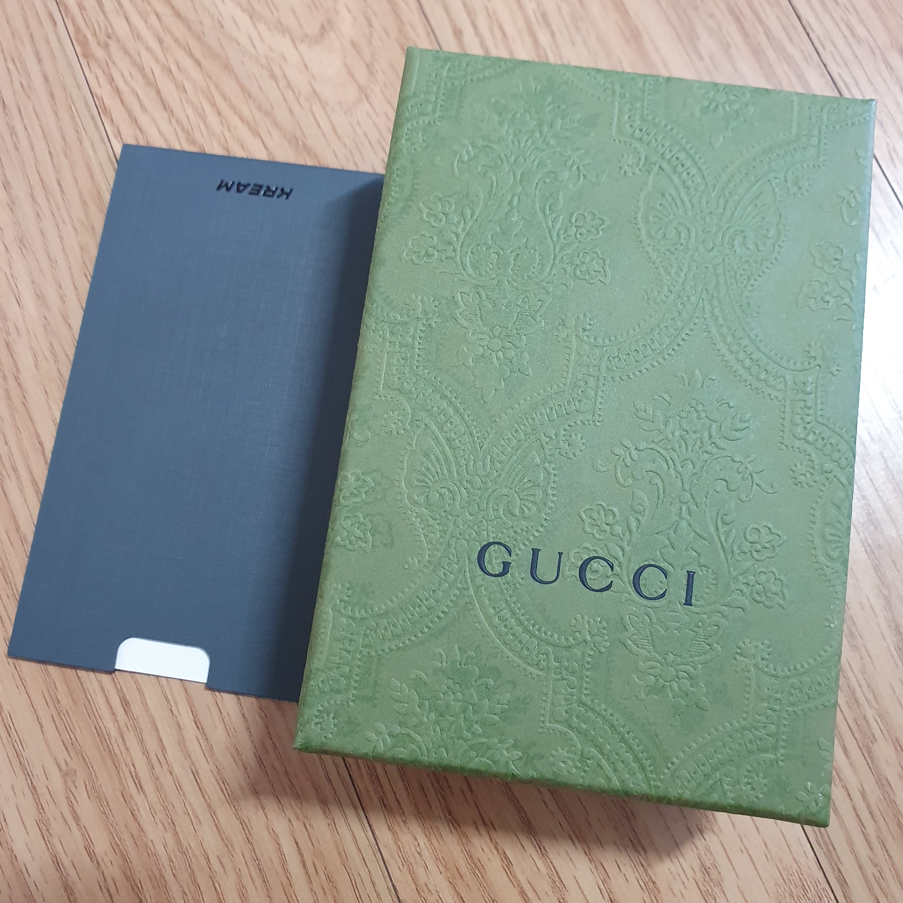 Gucci GG Marmont Leather Card Case Wallet Black 착용 스타일 - 1
