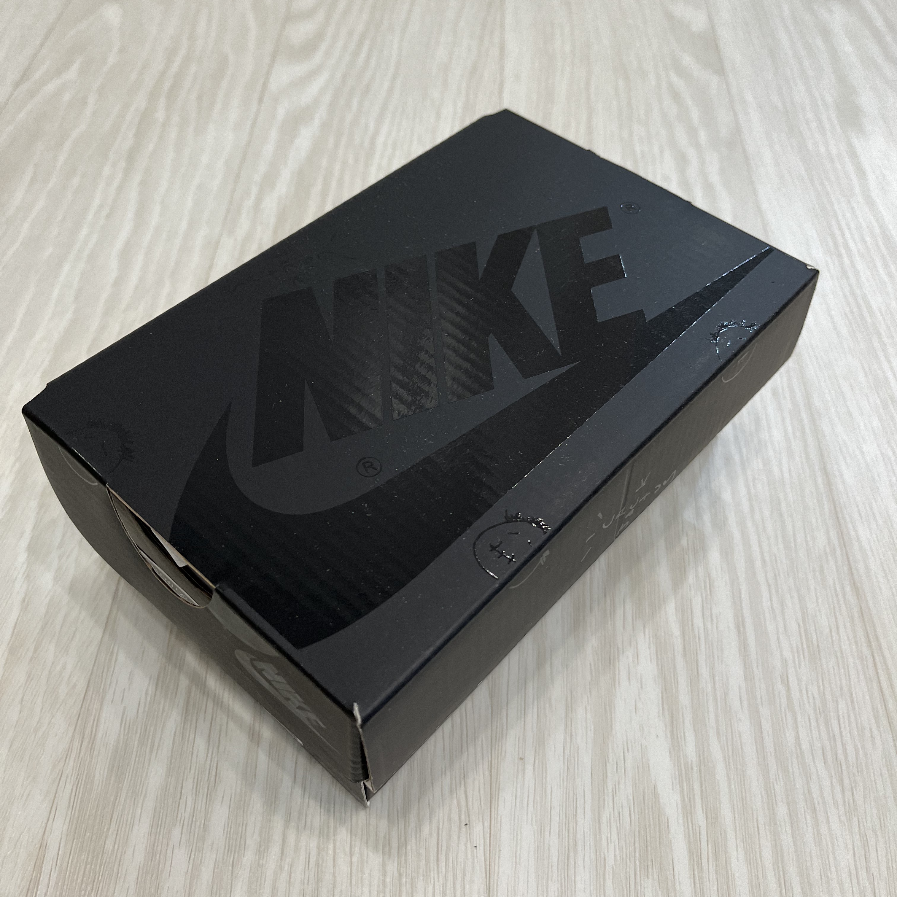 (TD) Jordan 1 x Travis Scott Retro Low OG SP Black Phantom 착용 스타일 - 2