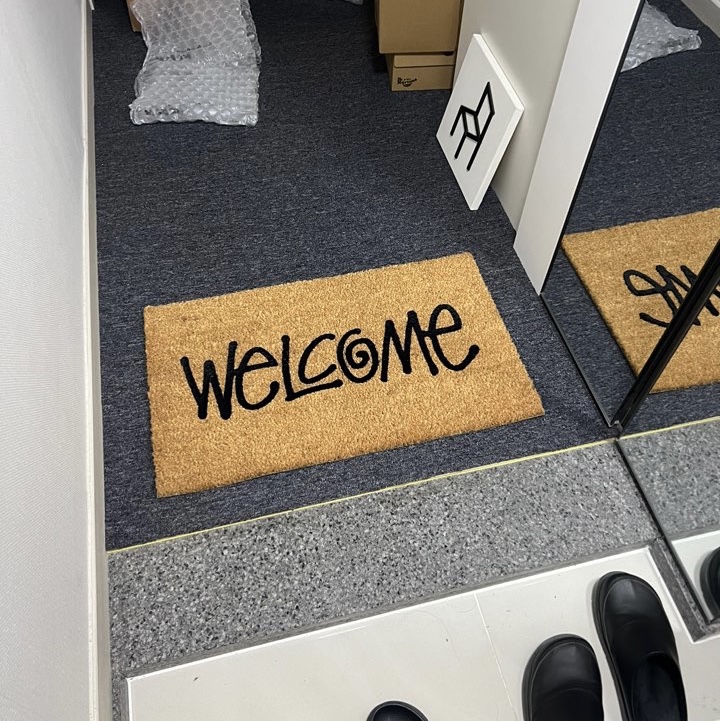 Stussy Welcome Mat Cocoa 착용 스타일
