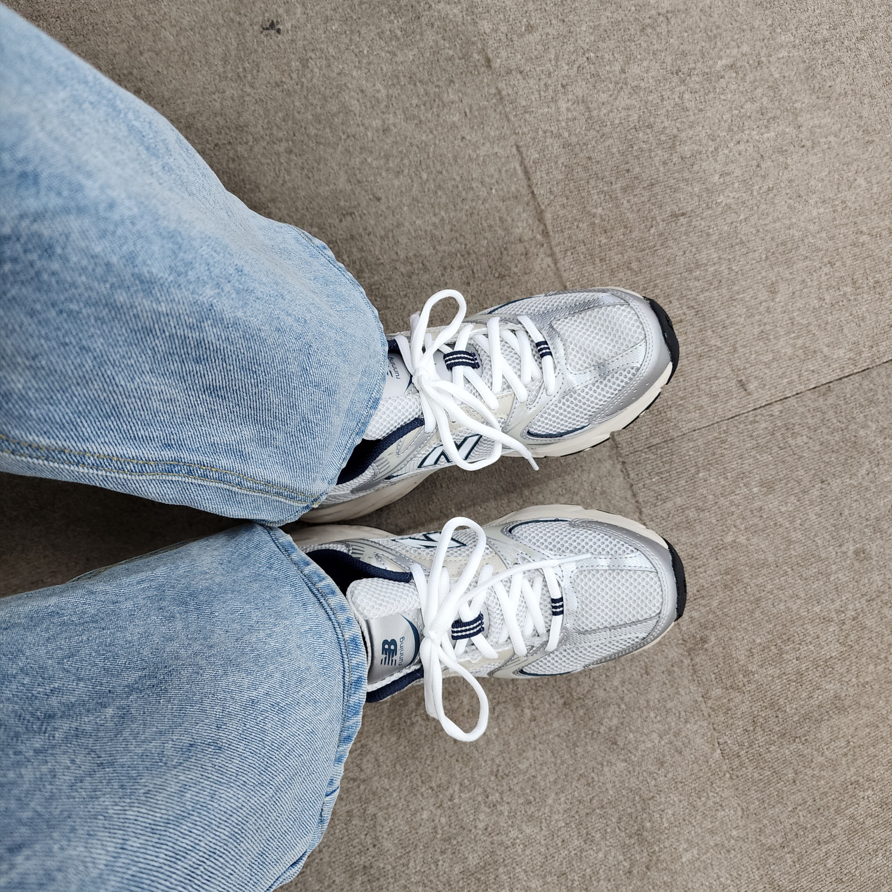 New Balance 530 Steel Grey 착용 스타일