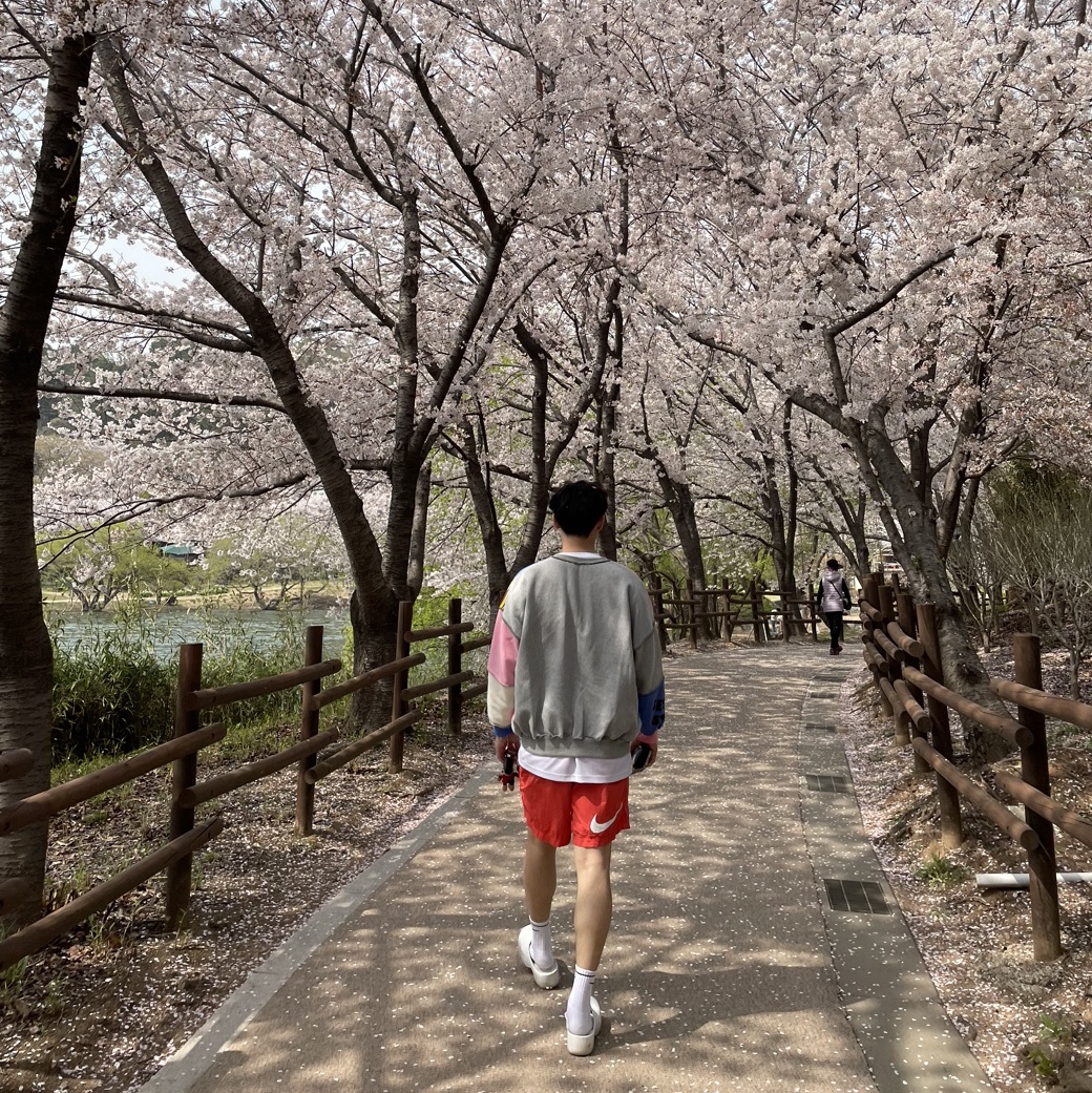 Nike x Stussy Water Shorts Habanero Red, Bottega Veneta Rubber Flash Clog Chalk 착용 스타일 - 1