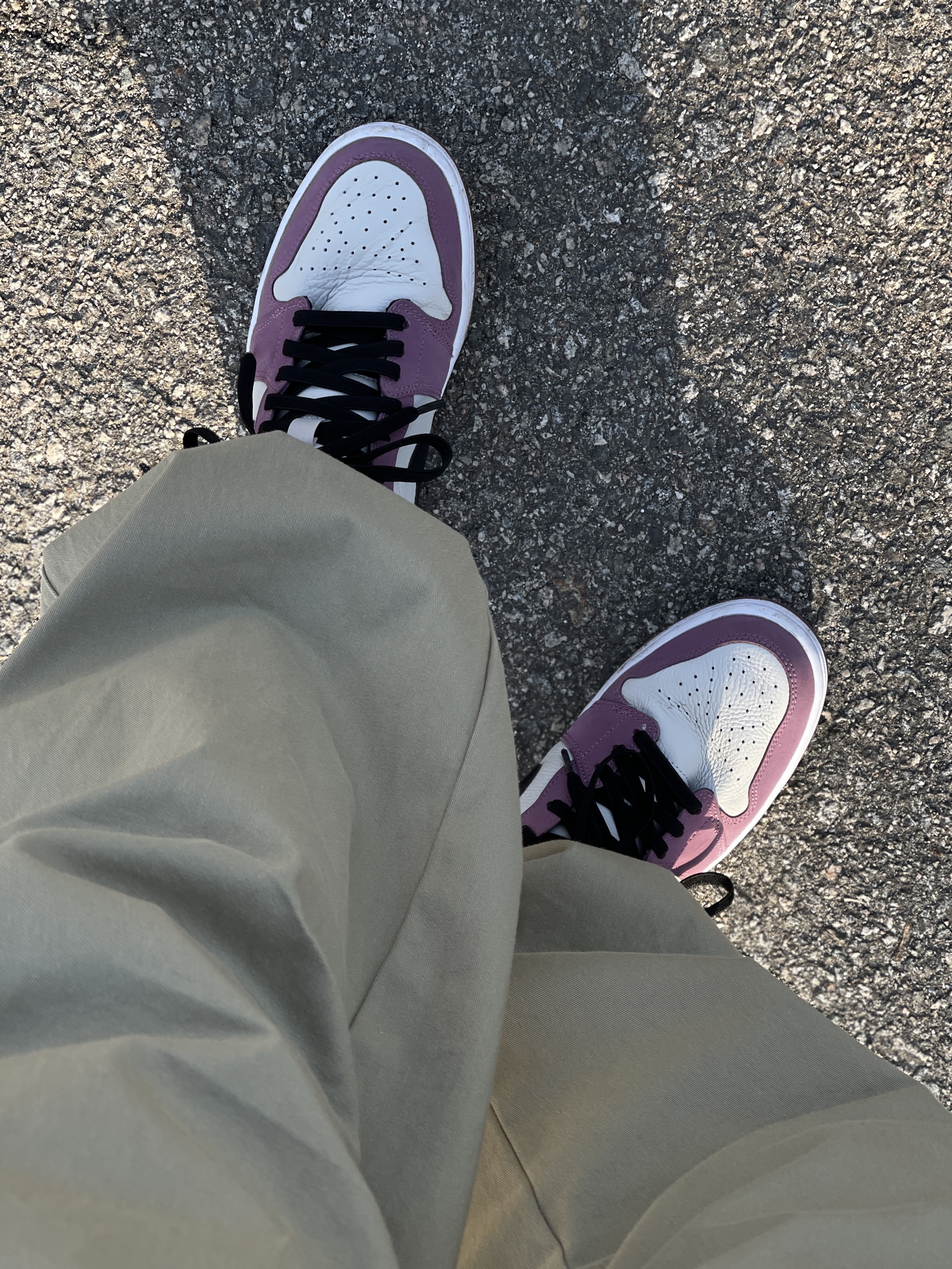 (W) Jordan 1 Mid SE Light Mulberry 착용 스타일 - 2