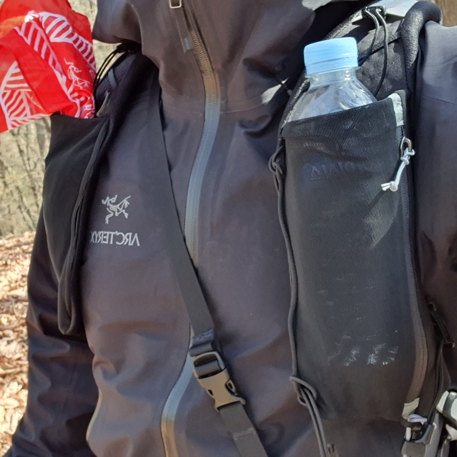 Arc'teryx Aerios 30 Backpack Pixel, Arc'teryx Beta LT Jacket Black 착용 스타일