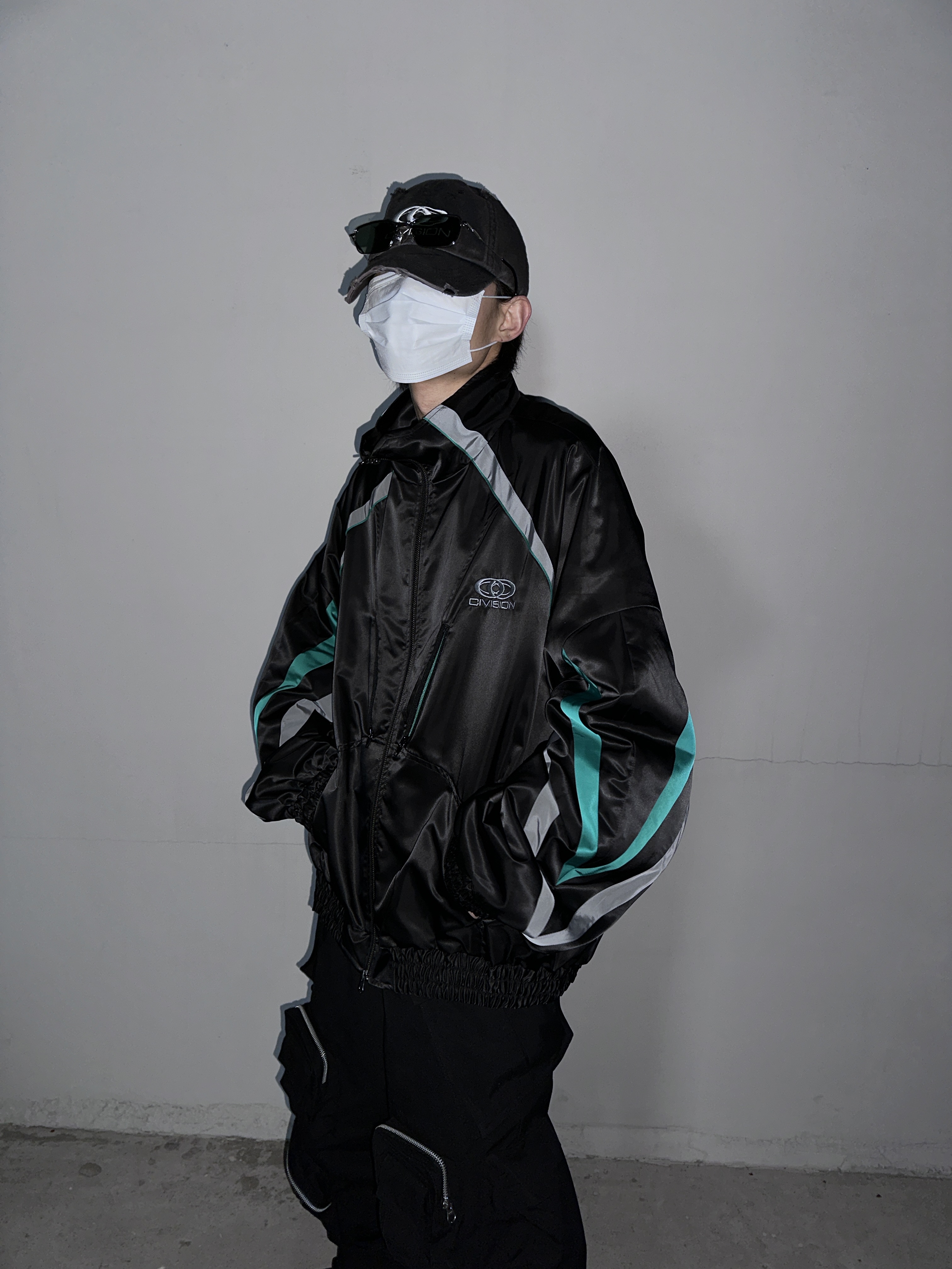 Nonnod Mechanic Cargo Pants Black, Balenciaga XL Army Boots Full Eva Black 착용 스타일 - 4