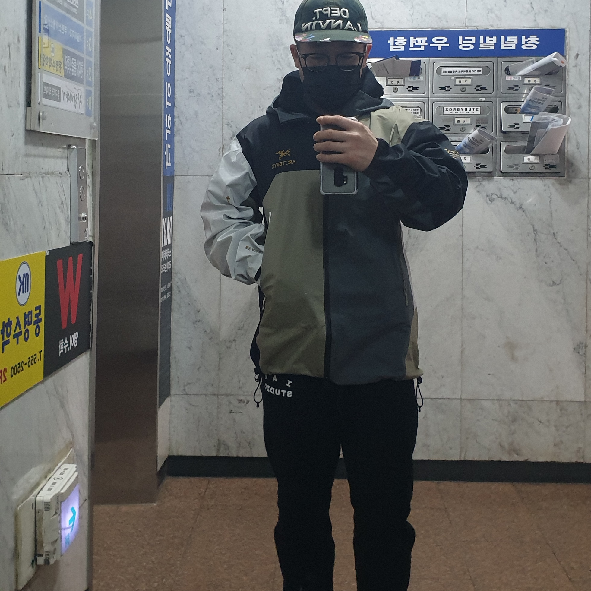 Gallery Dept. x Lanvin Painted Cap Black, Arc'teryx x Beams Dimensions Beta Jacket Multi 착용 스타일