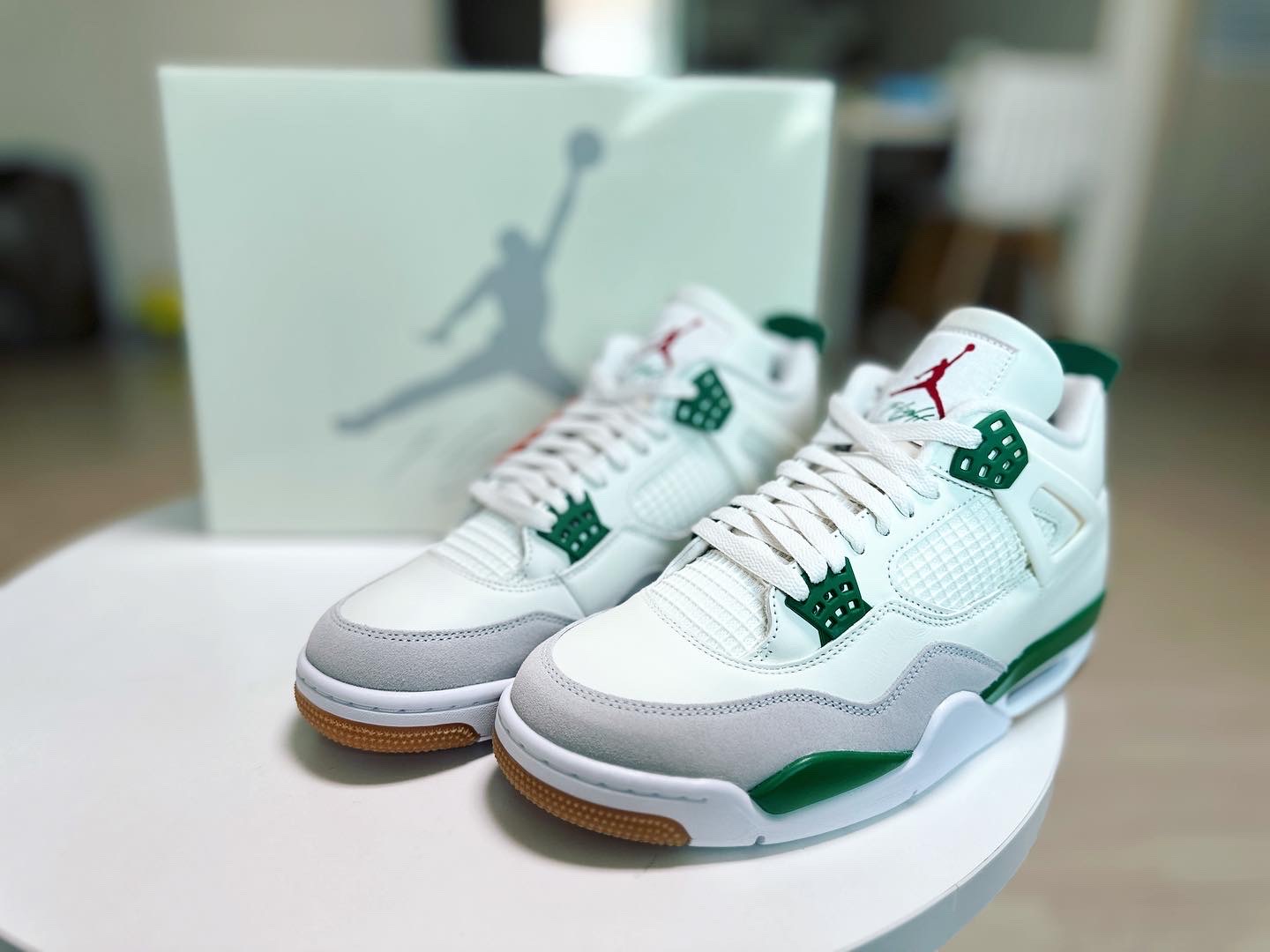 Jordan 4 x Nike SB Retro SP Pine Green 착용 스타일 - 1