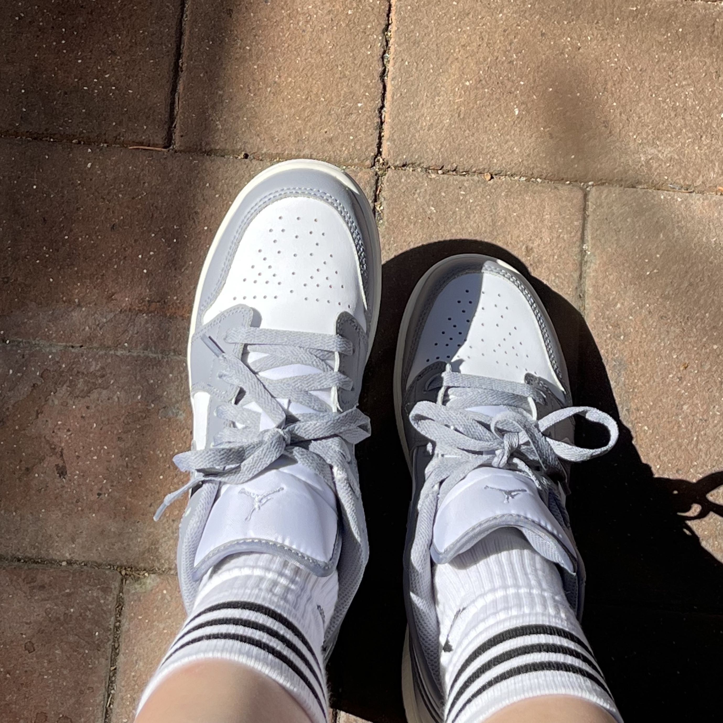(GS) Jordan 1 Low Stealth and White 착용 스타일