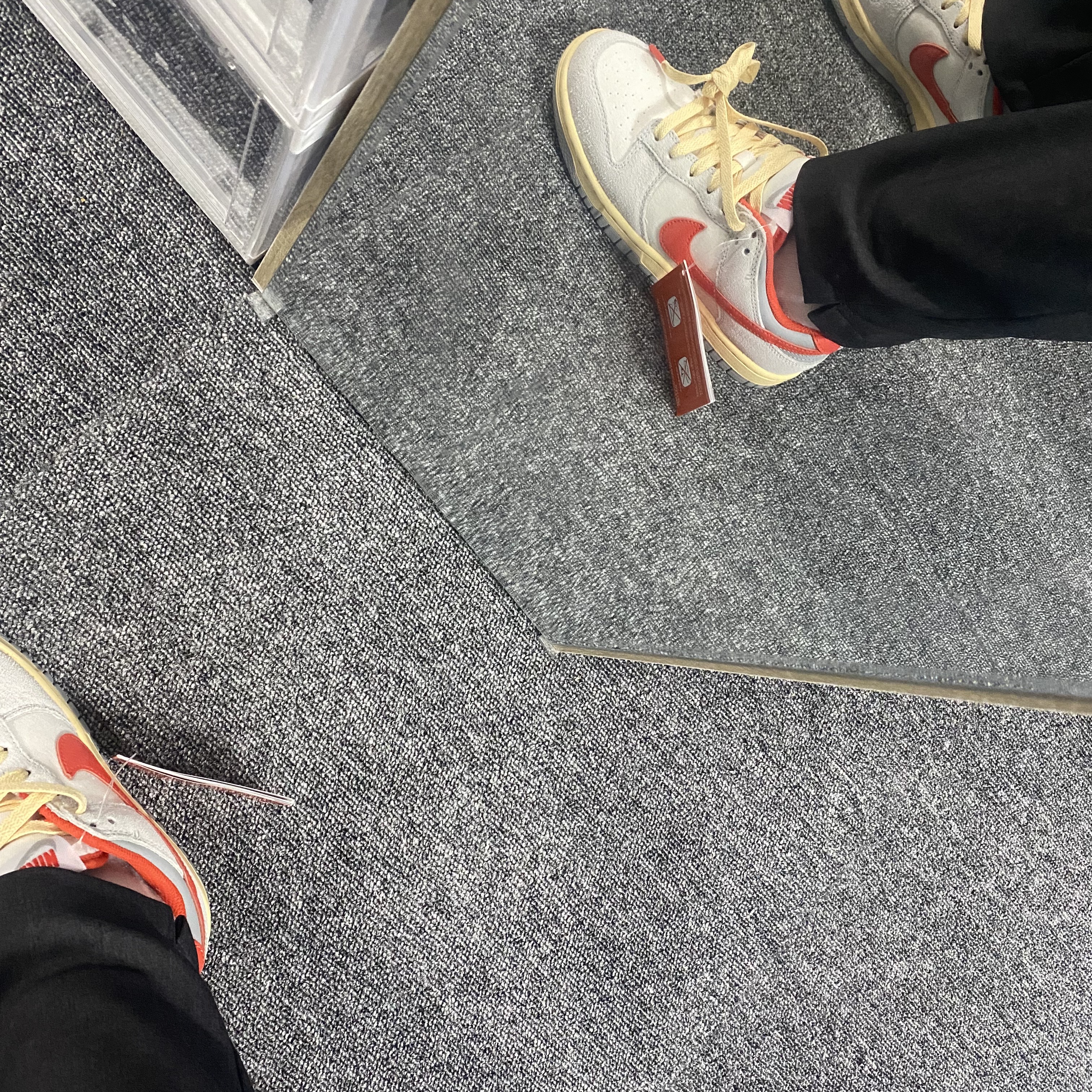 Nike Dunk Low Sail Picante Red 착용 스타일 - 2