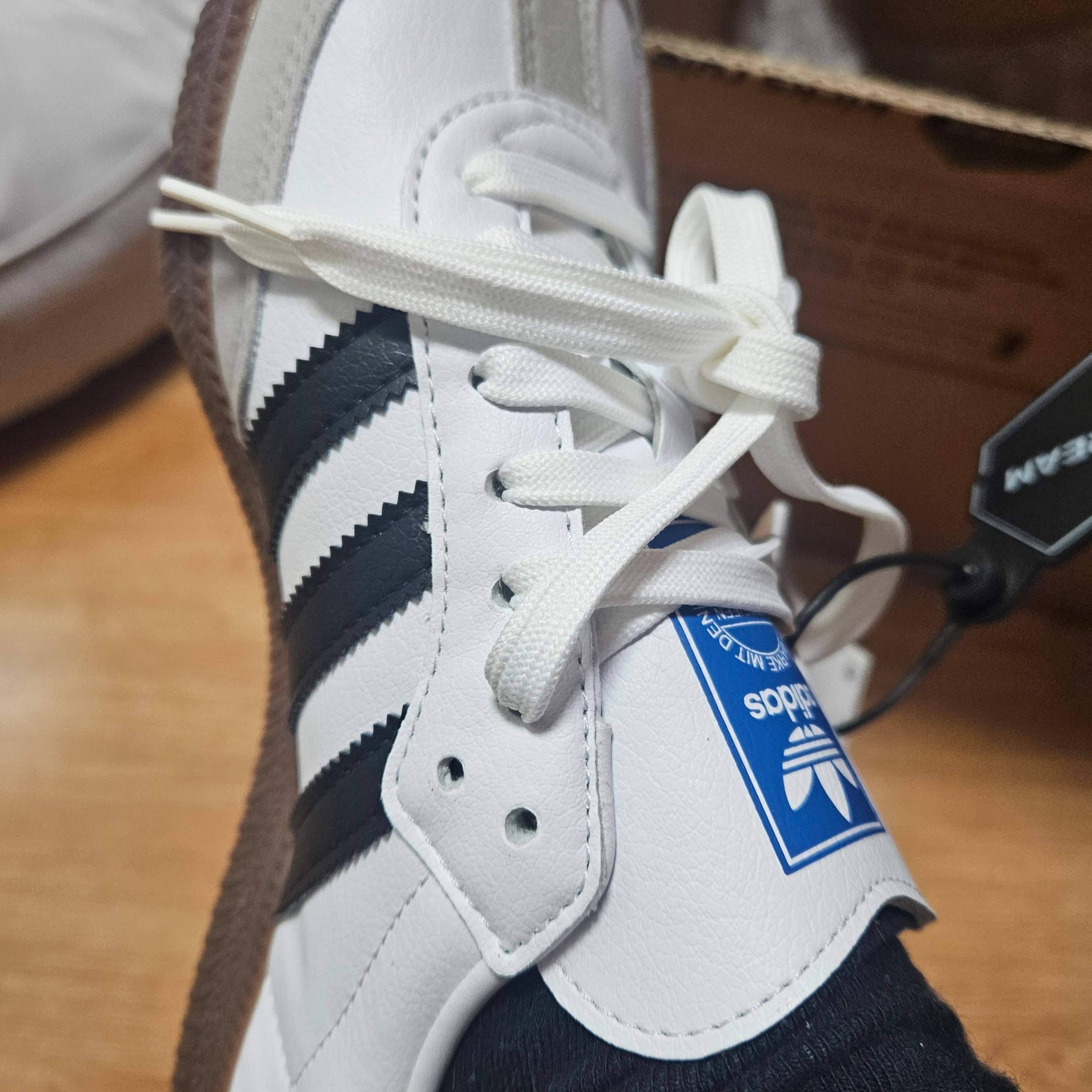 Adidas Samba Vegan White Black 착용 스타일