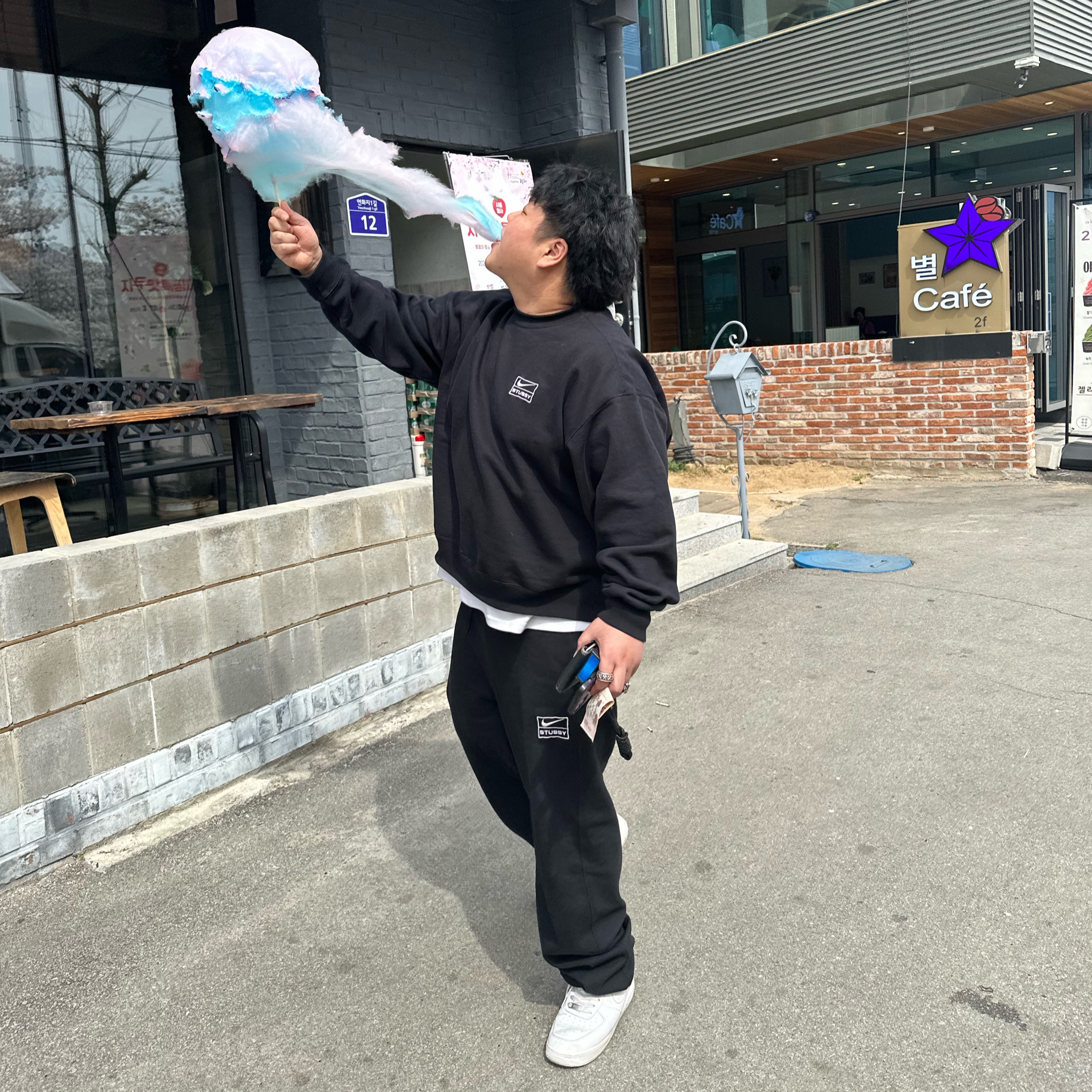 Nike x Stussy NRG Washed Fleece Crewneck Black (DO5310-010), Nike x Stussy NRG Washed Fleece Pants Black (DO5296-010) 착용 스타일