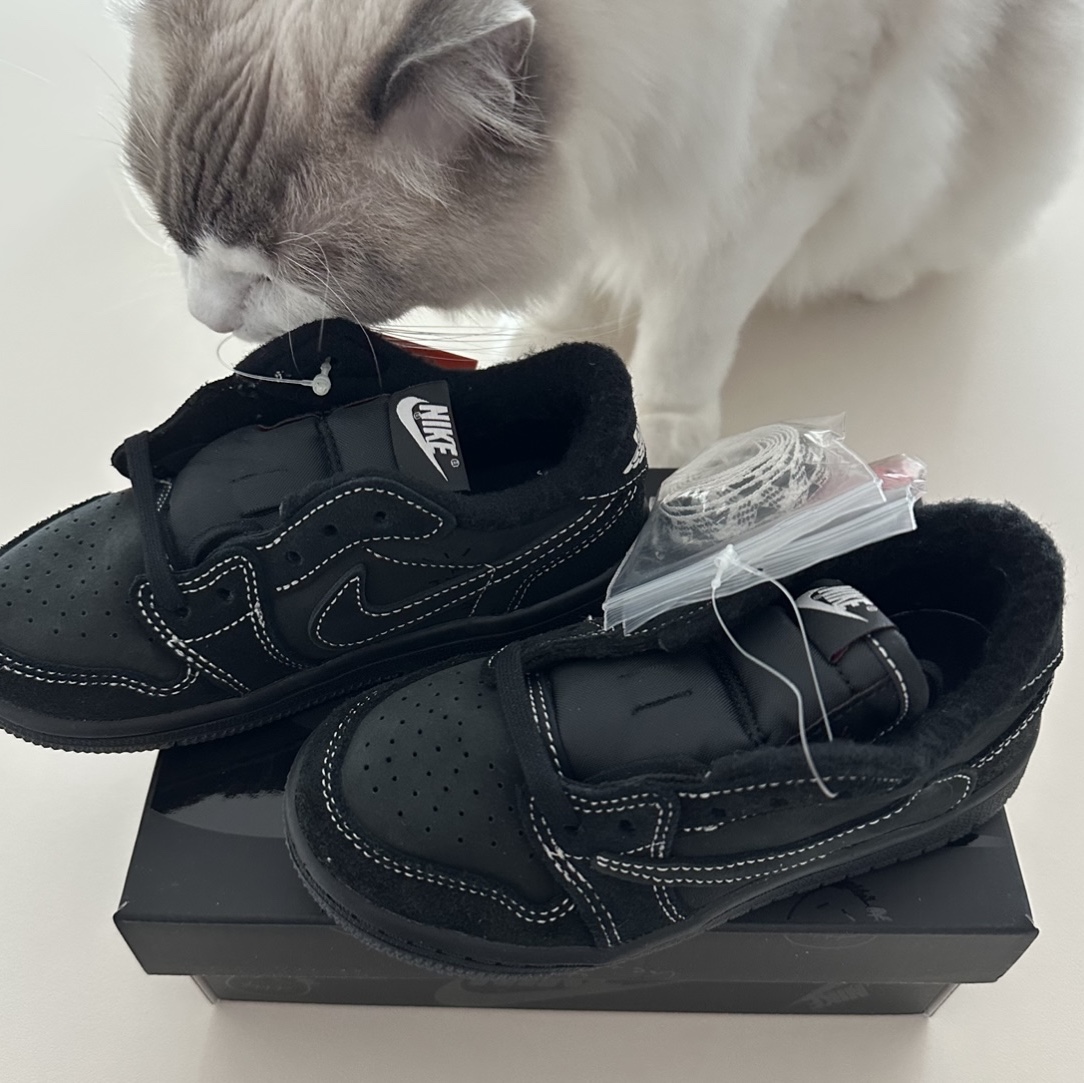 (TD) Jordan 1 x Travis Scott Retro Low OG SP Black Phantom 착용 스타일