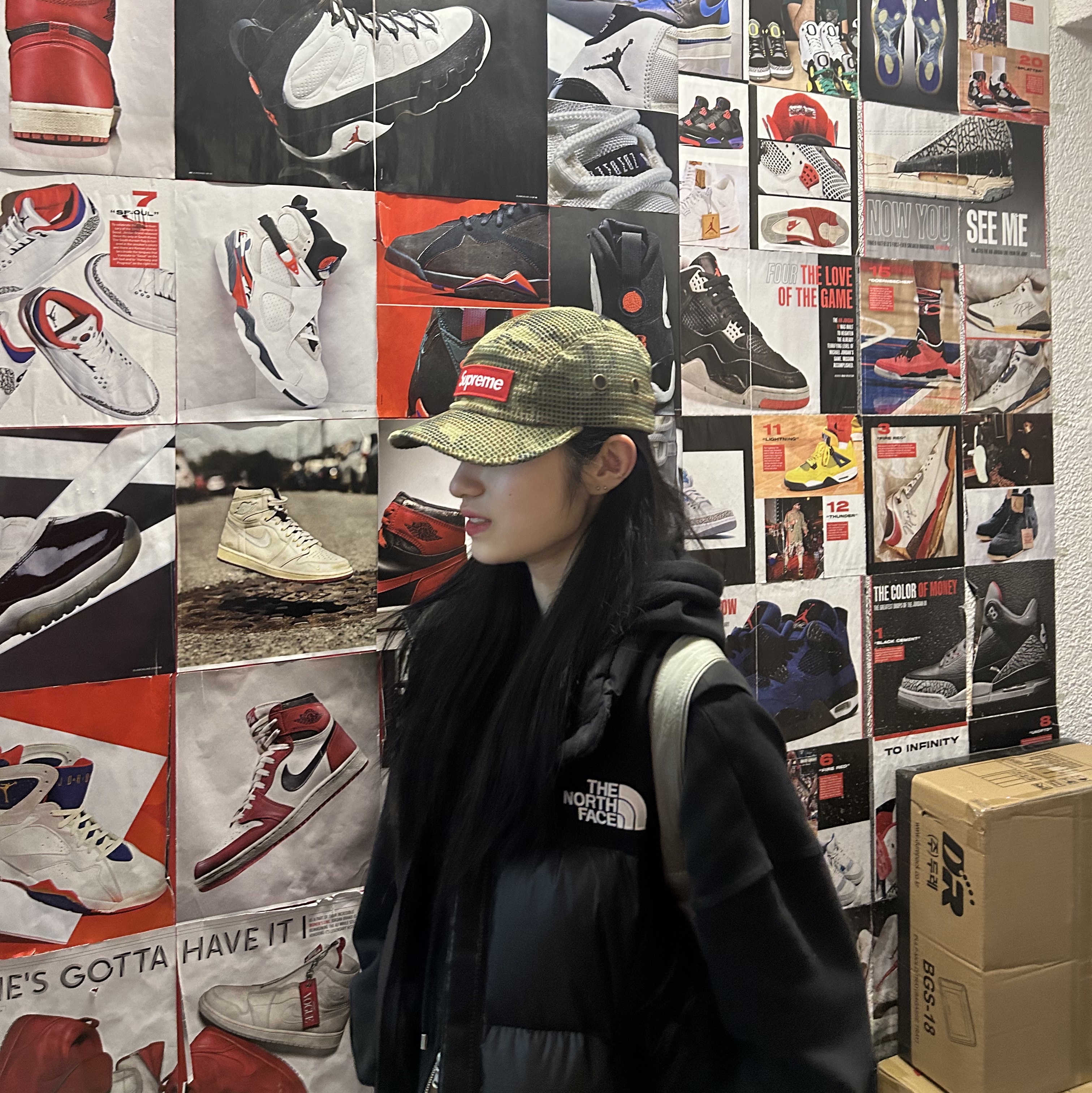 Supreme Camo Grid Velvet Camp Cap Woodland Camo - 22FW, The North Face White Label Novelty Nuptse Down Vest Black 착용 스타일 - 1