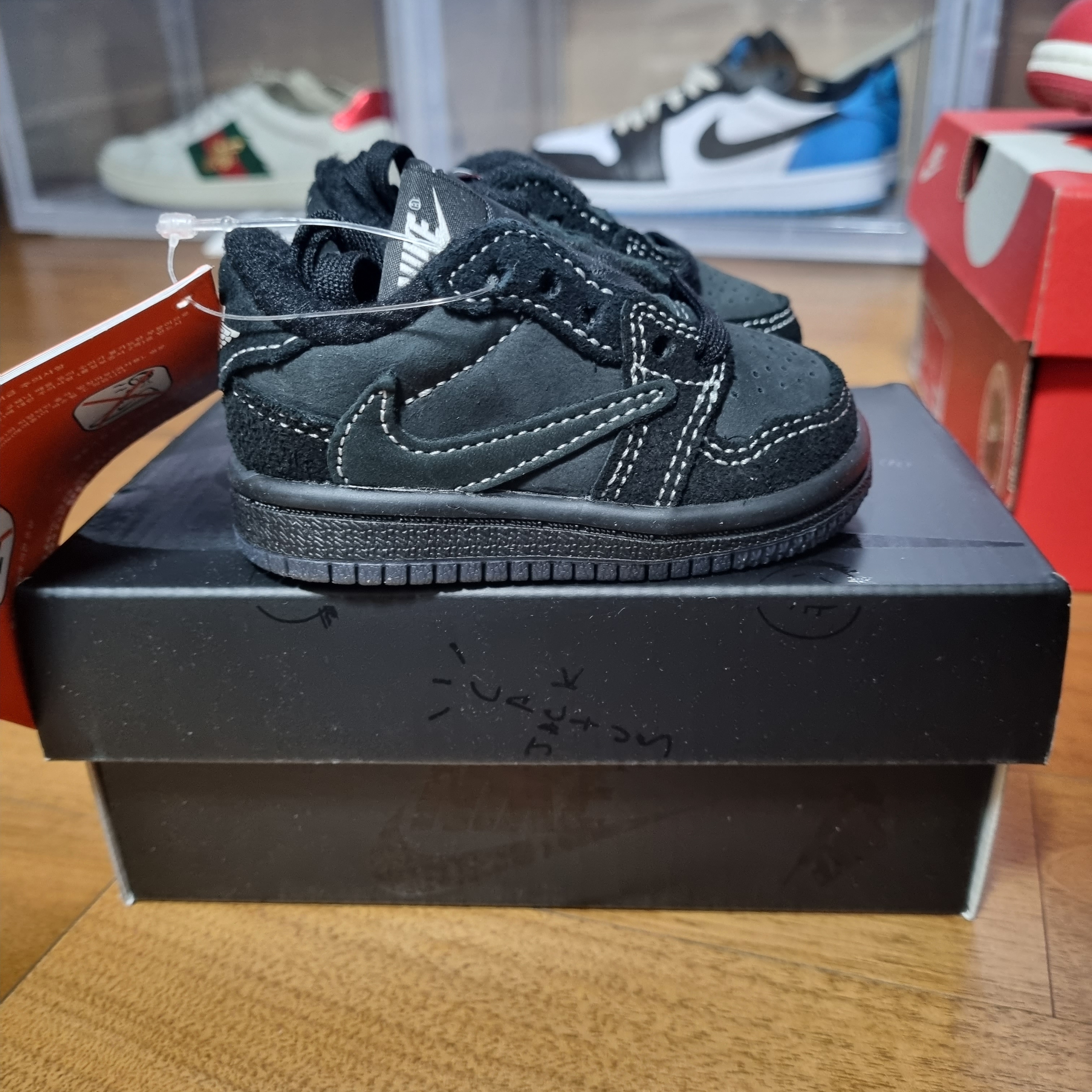 (TD) Jordan 1 x Travis Scott Retro Low OG SP Black Phantom, Jordan 1 Retro High OG Chicago 2022 착용 스타일 - 3