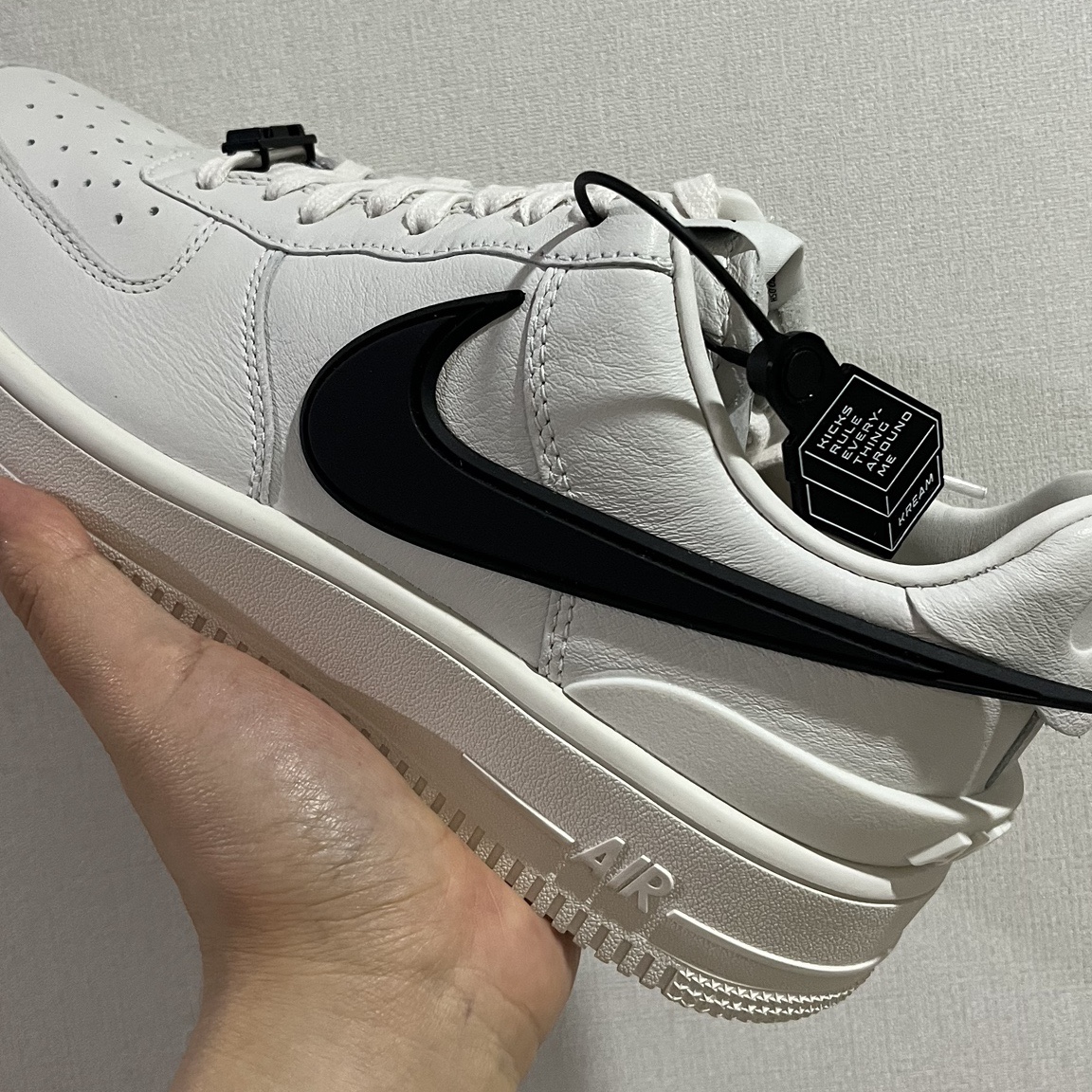 Nike x Ambush Air Force 1 Low SP Phantom 착용 스타일 - 2