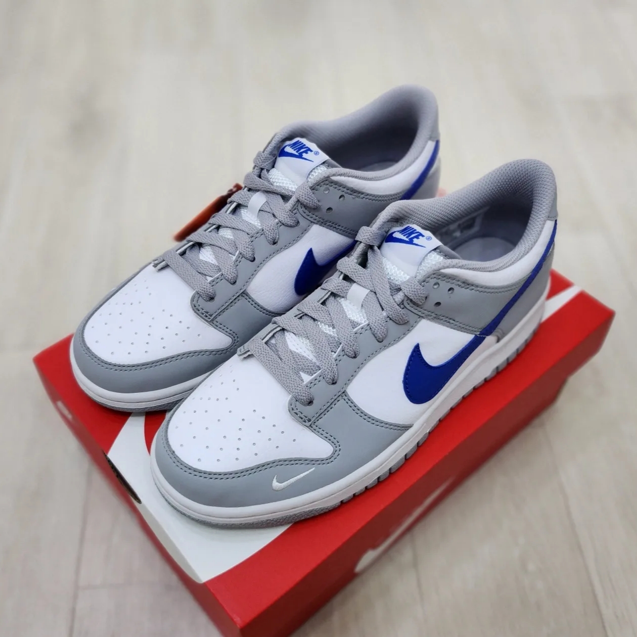 (GS) Nike Dunk Low Wolf Grey Game Royal 착용 스타일 - 2