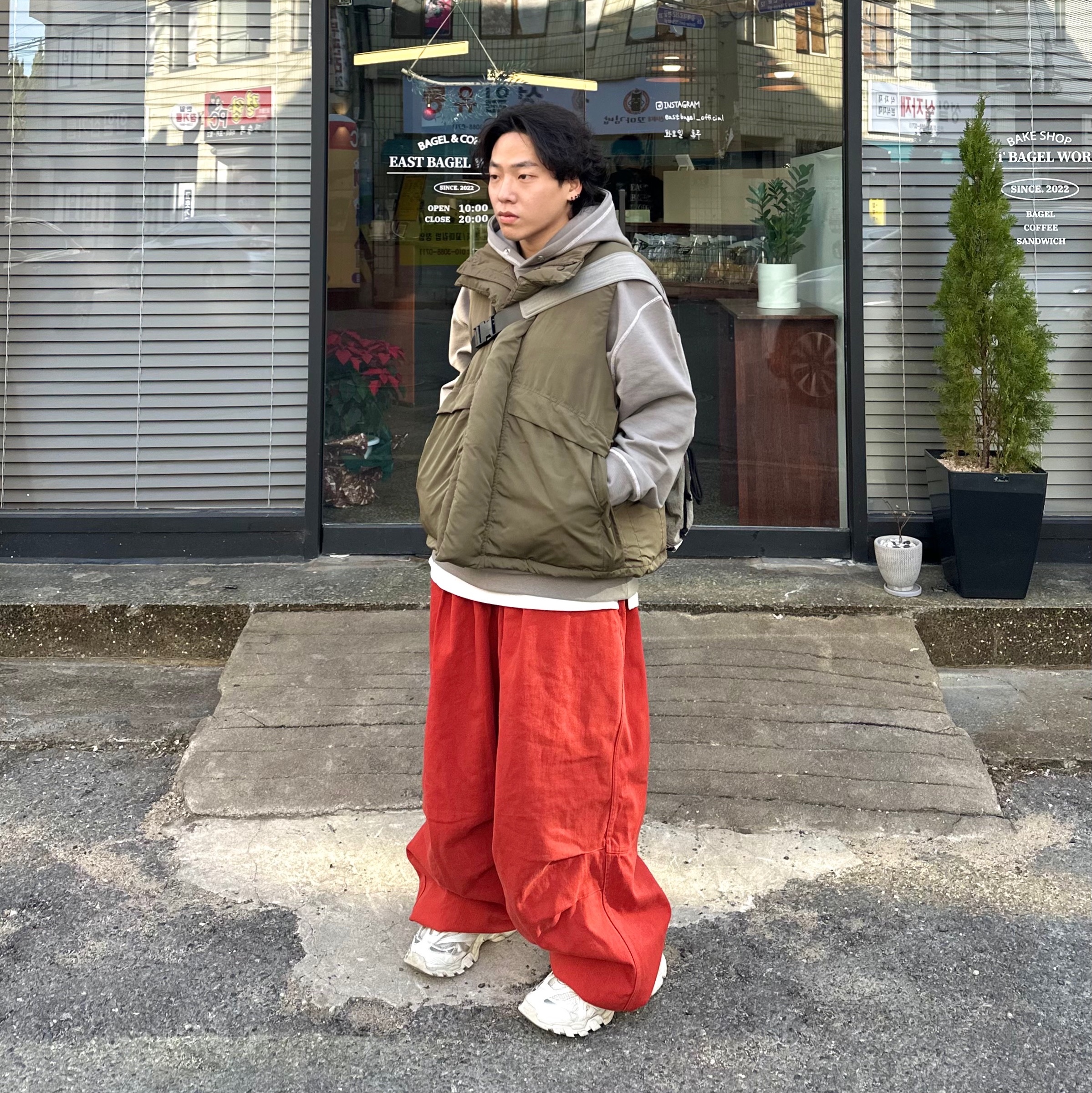 Balenciaga Track.2 Sneakers White 착용 스타일 - 3