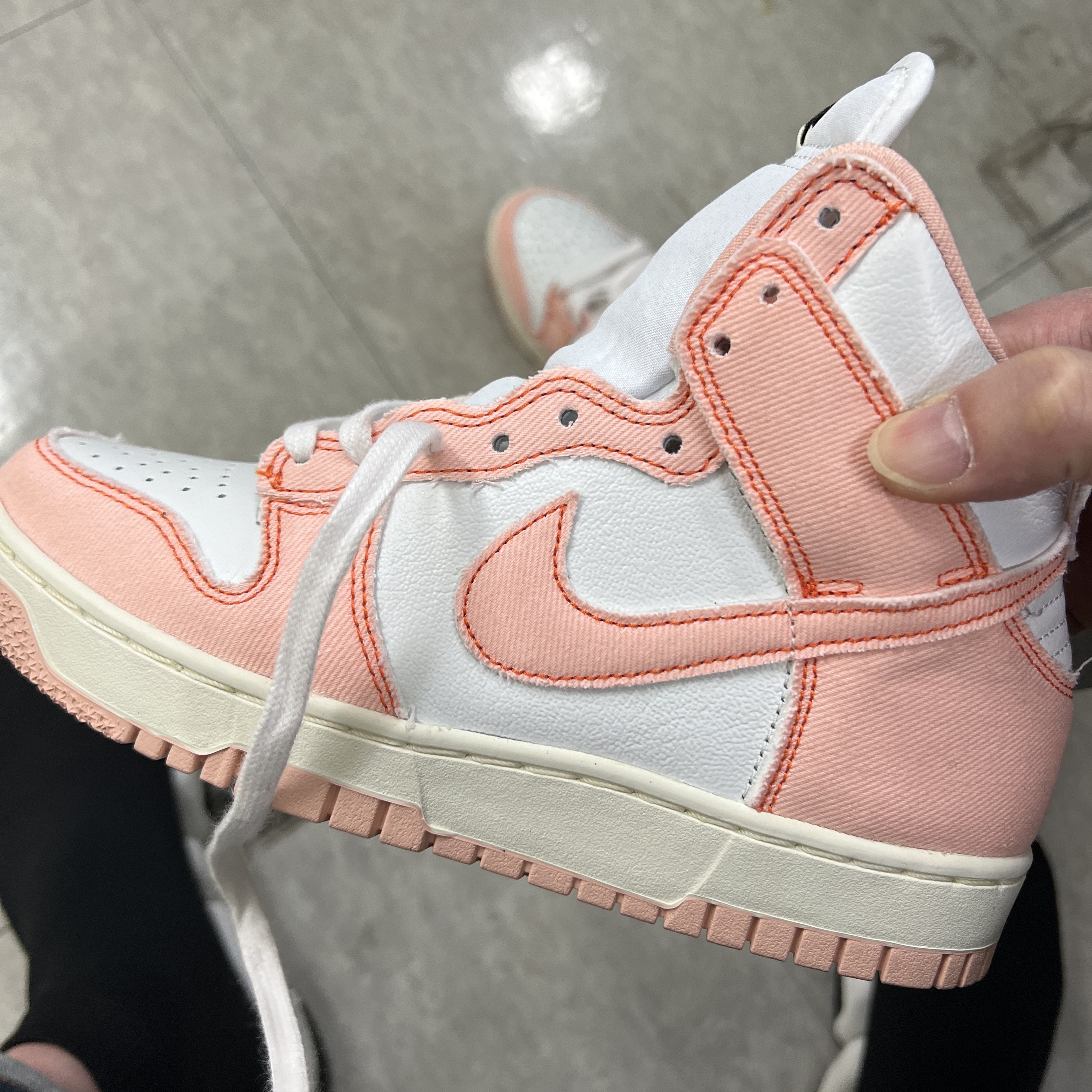 (W) Nike Dunk High 1985 Arctic Orange 착용 스타일