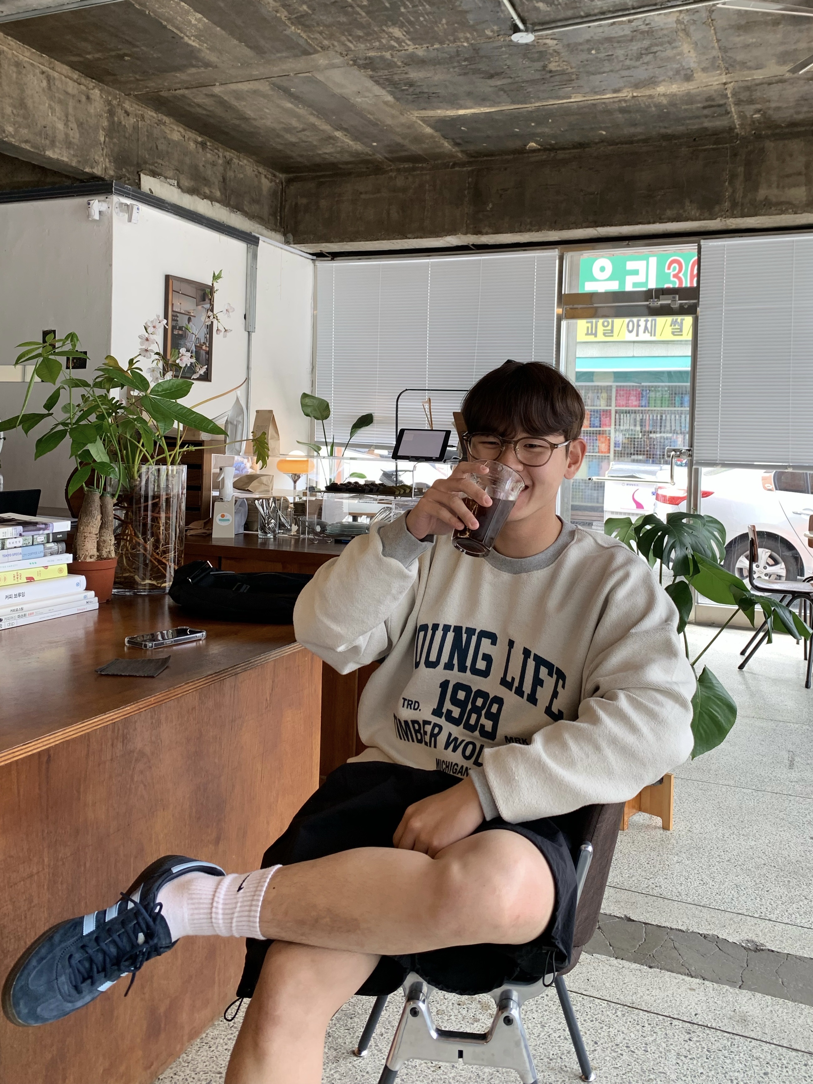 Adidas Spezial Handball Collegiate Navy 착용 스타일 - 2