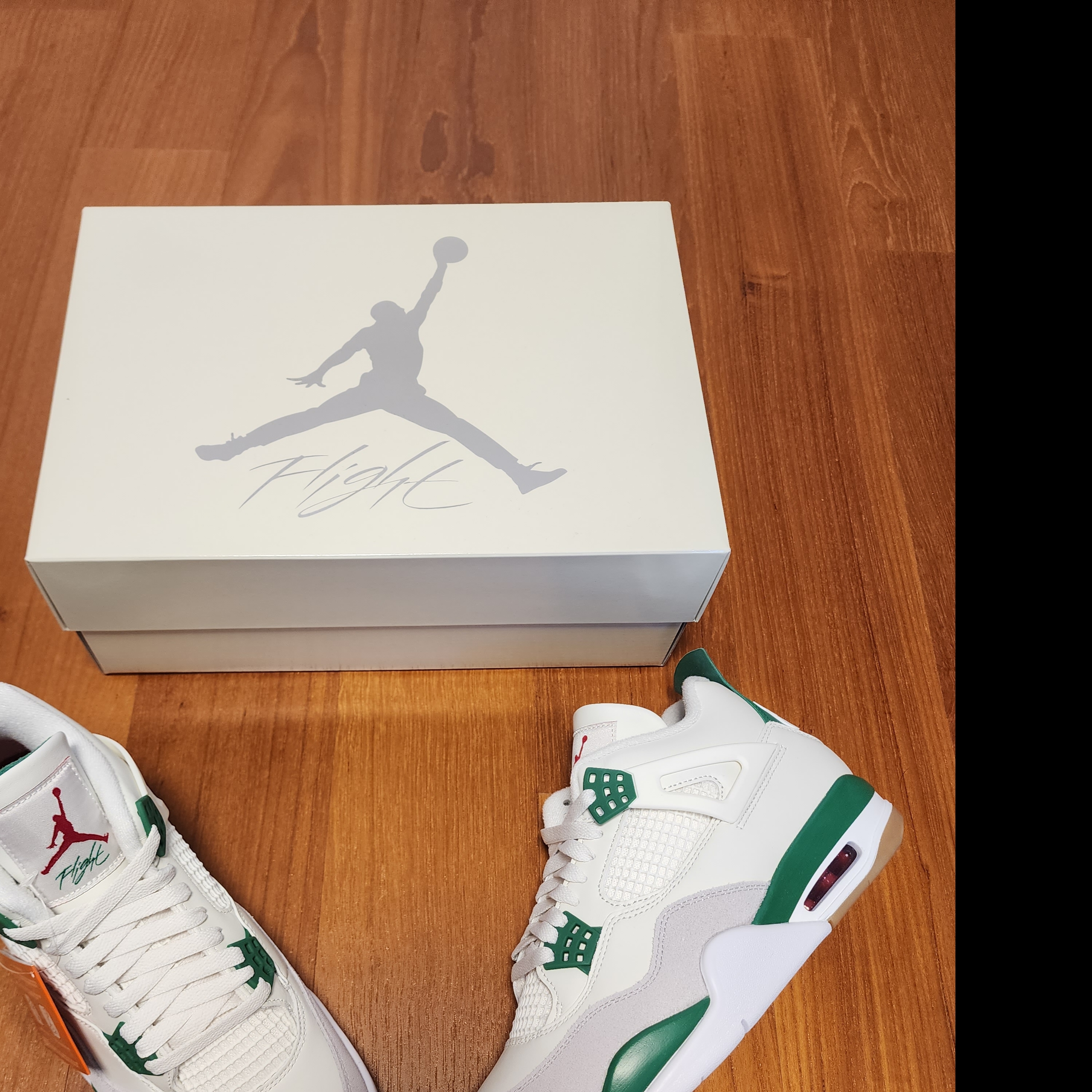 Jordan 4 x Nike SB Retro SP Pine Green 착용 스타일 - 3