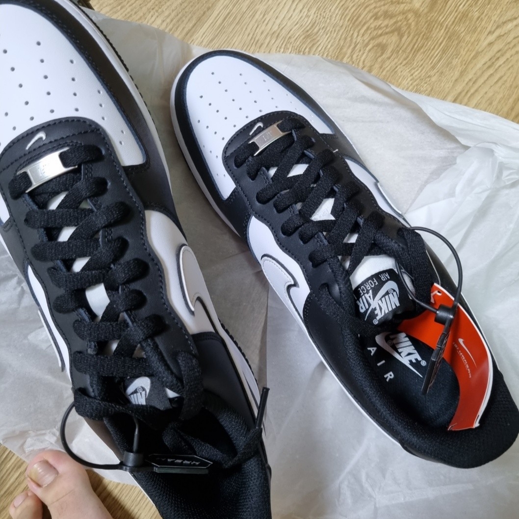 Nike Air Force 1 '07 Black White 착용 스타일 - 1