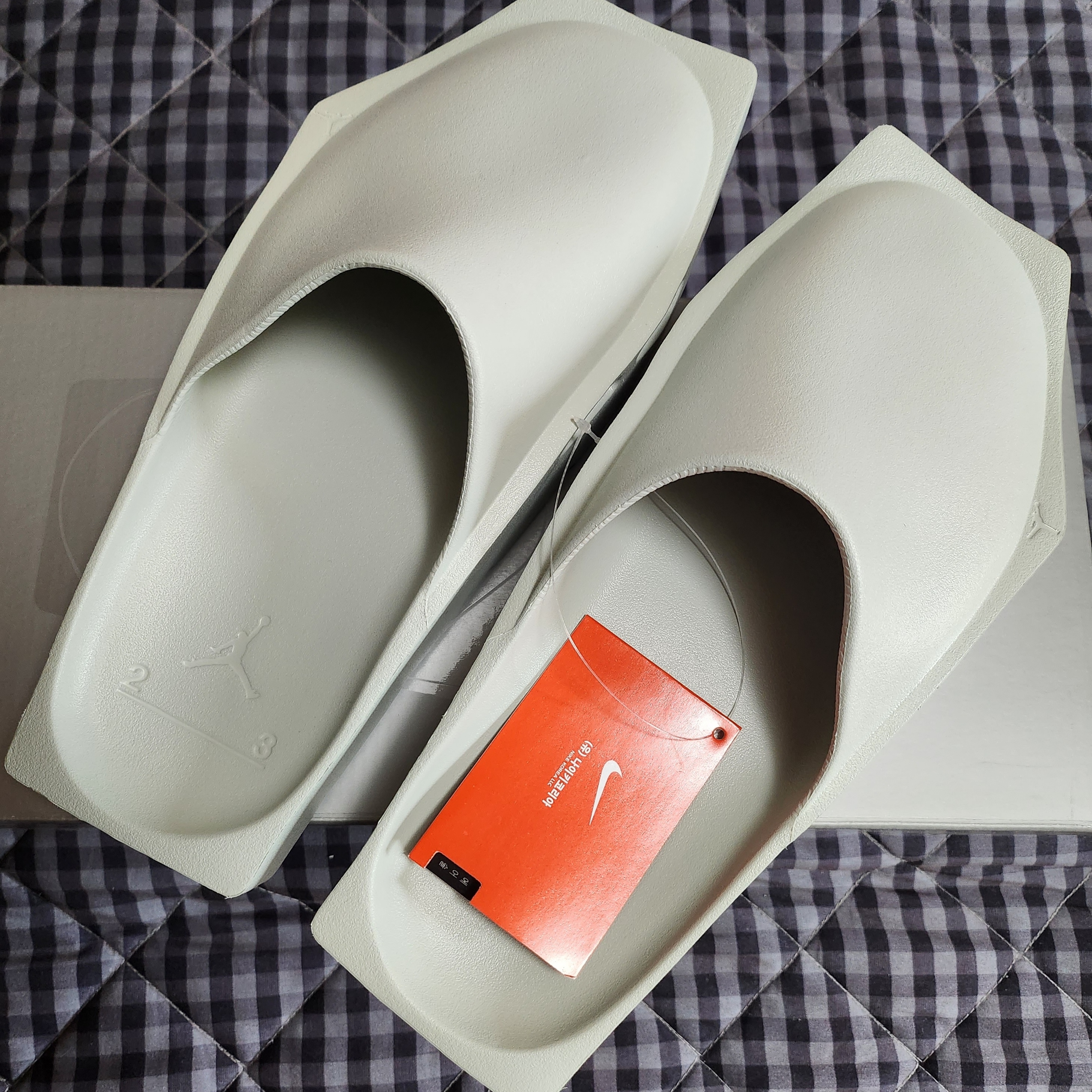 (W) Jordan Hex Mule SP Light Silver 착용 스타일