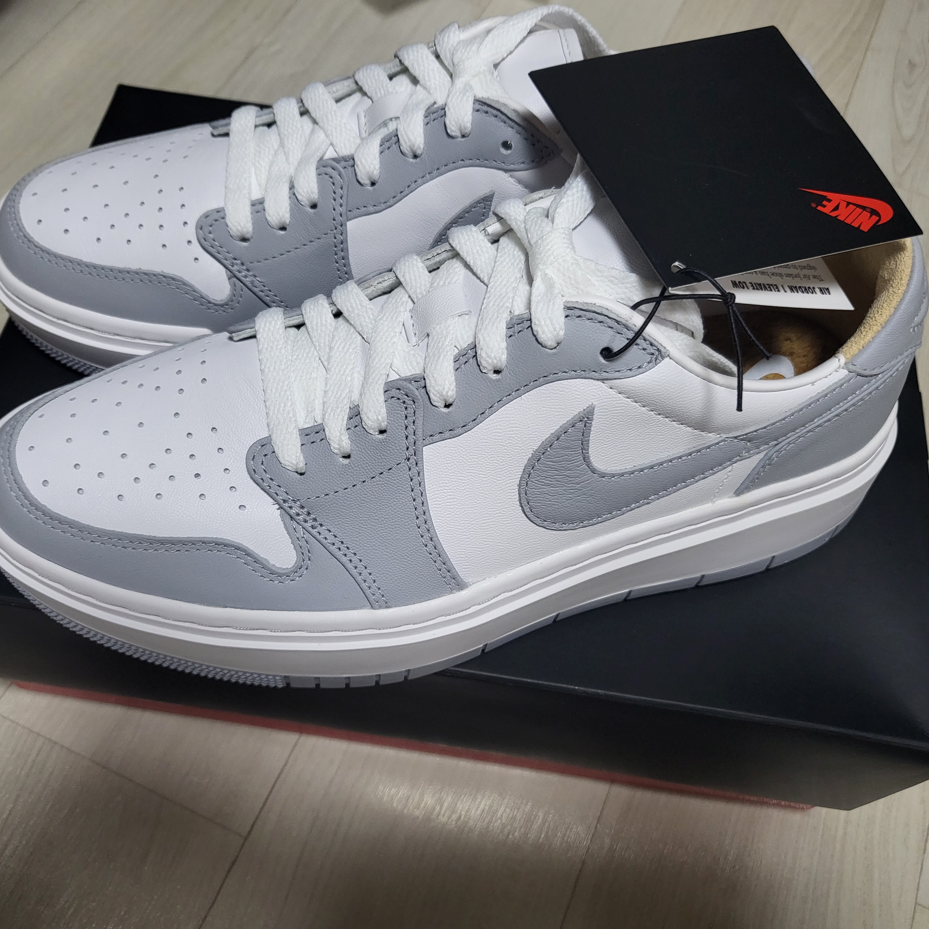 (W) Jordan 1 Elevate Low White and Wolf Grey 착용 스타일