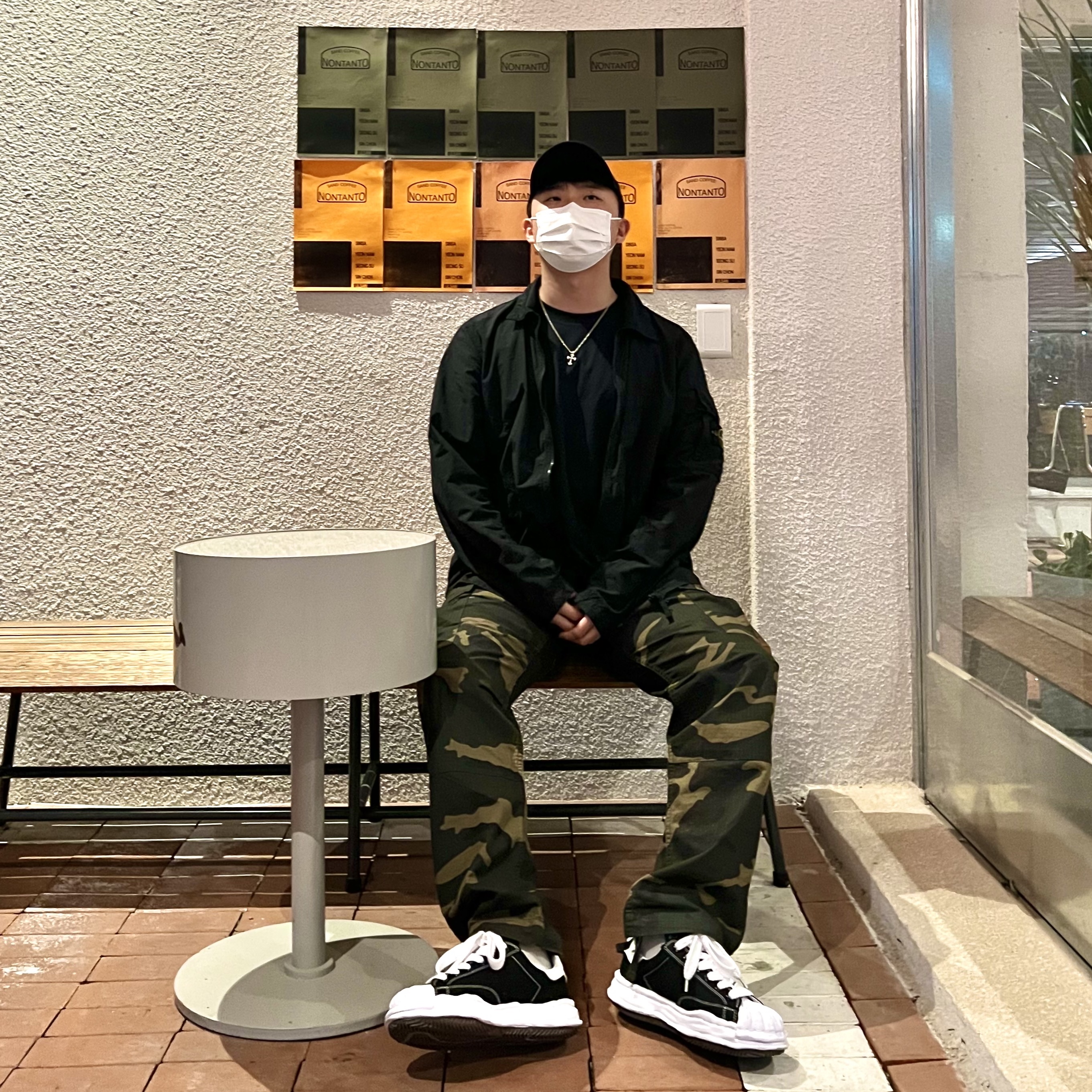 Stone Island 10502 Naslan Light Garment Dyed Overshirt Black - 22SS, Supreme Washed Chino Twill Camp Cap Black 착용 스타일 - 1
