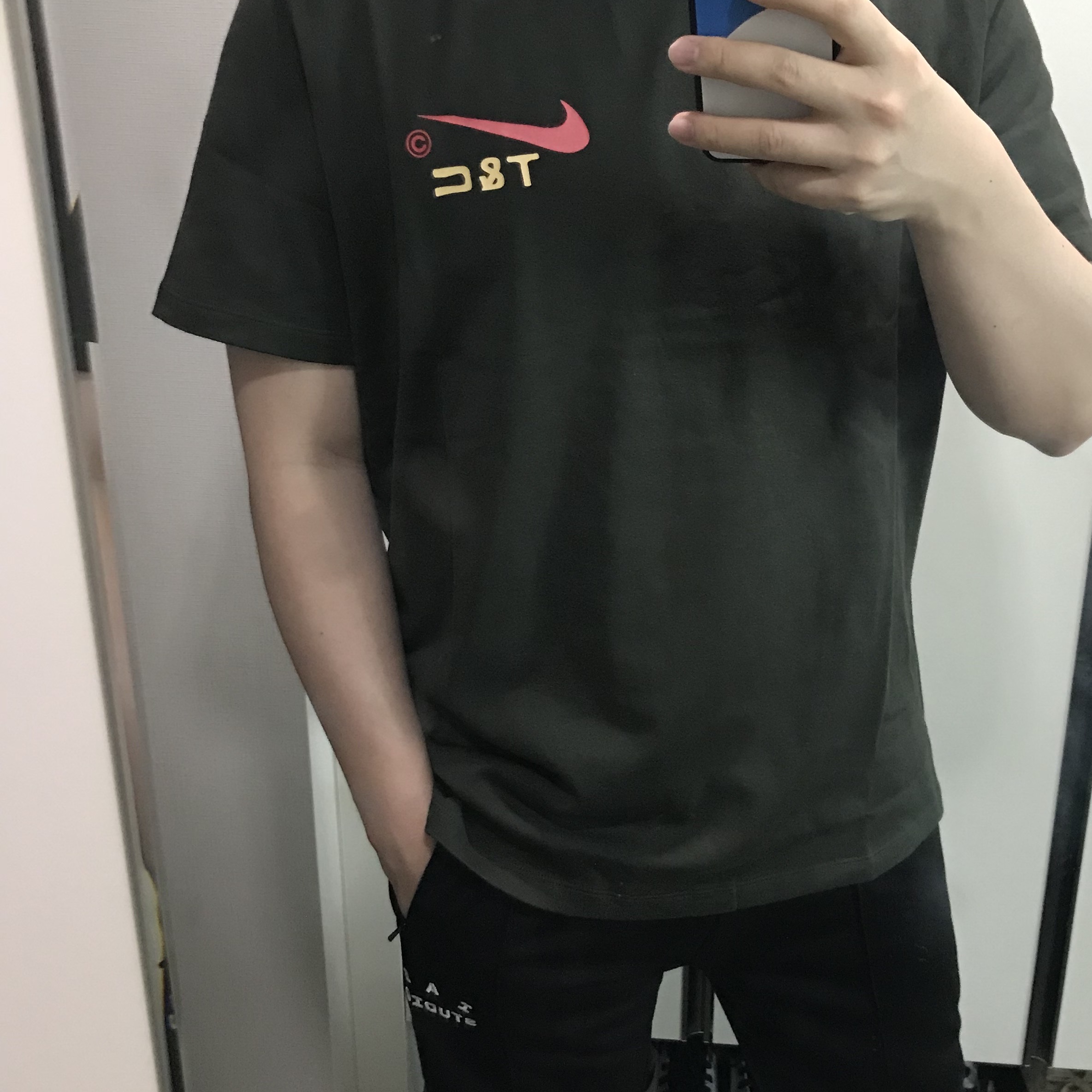 Nike x Drake Nocta x Cactus Plant Flea Market Souvenir Cactus T-Shirt Sequoia (DR2630-355), IAB Studio Track Pants Black 착용 스타일