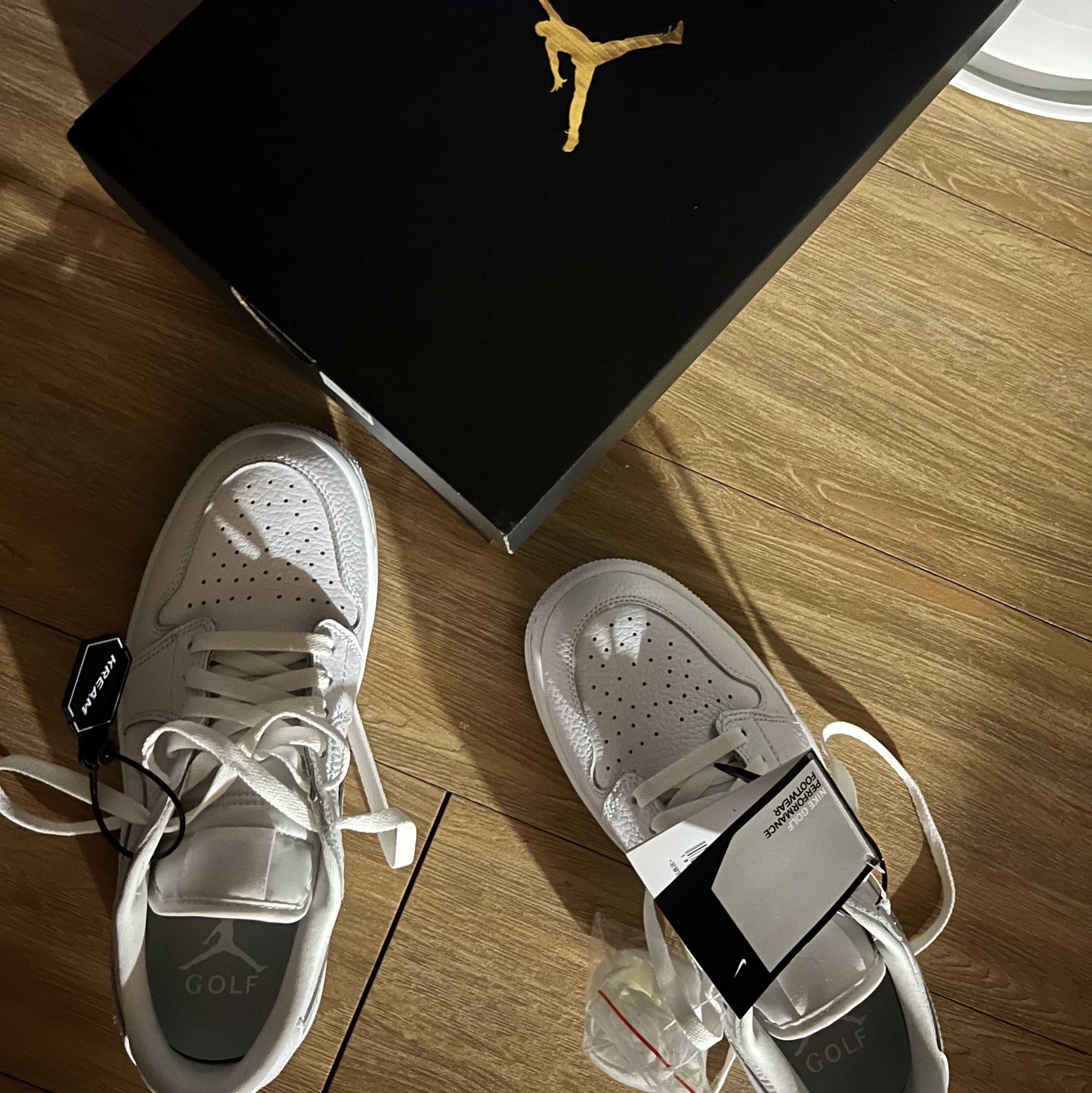 Jordan 1 Low Golf Triple White 착용 스타일