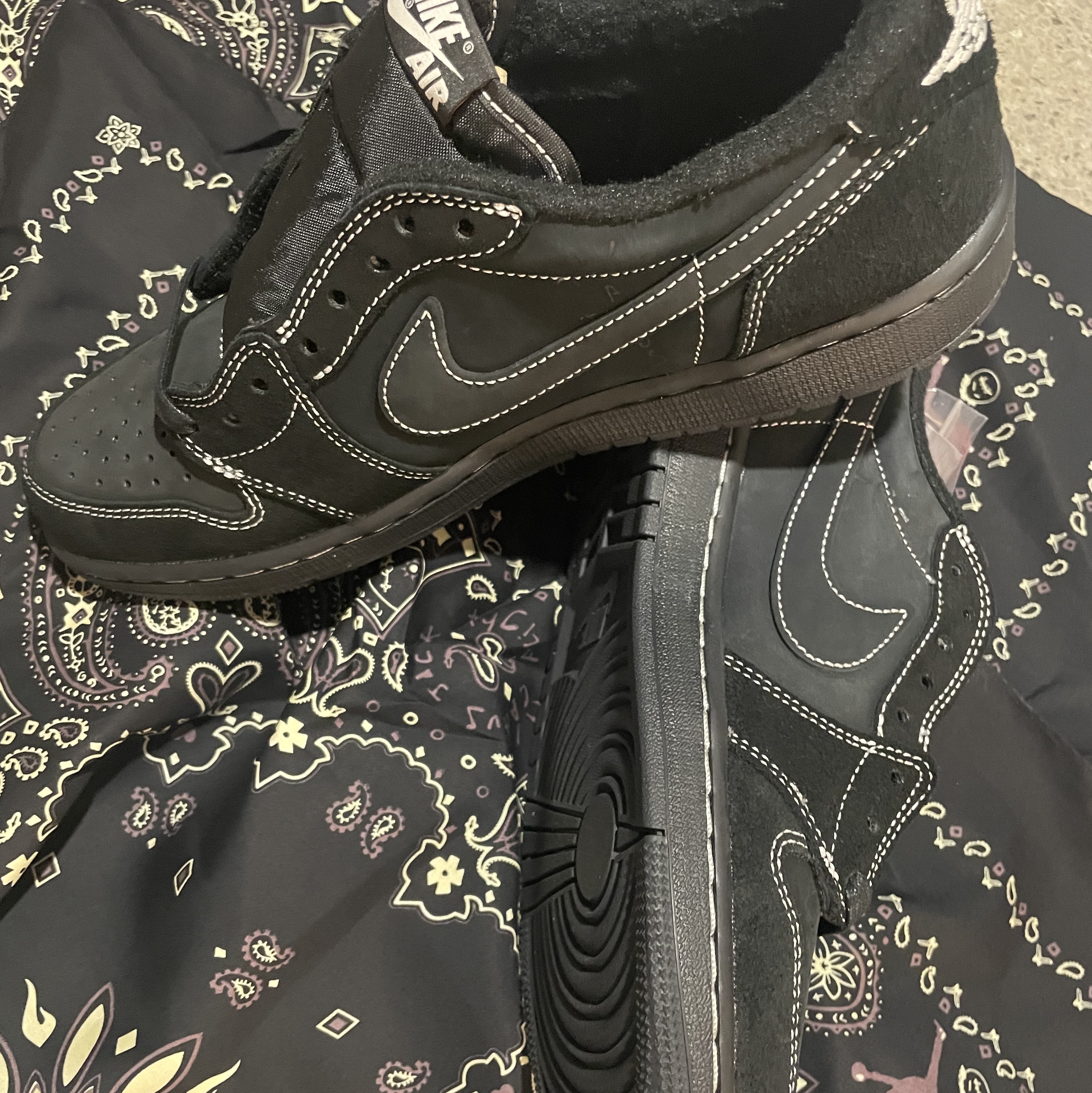 Jordan 1 x Travis Scott Retro Low OG SP Black Phantom 착용 스타일