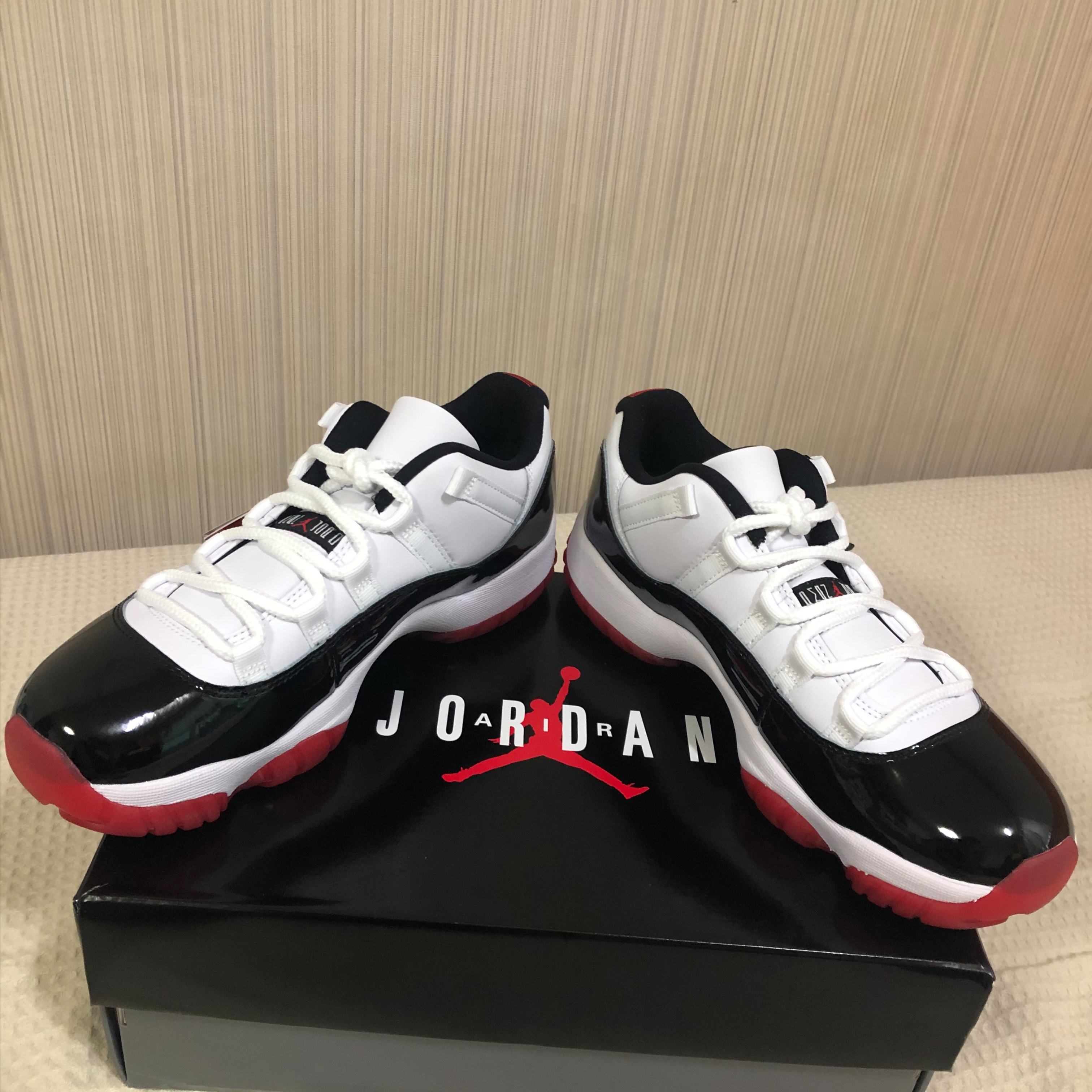 Jordan 11 Retro Low Concord Bred 착용 스타일