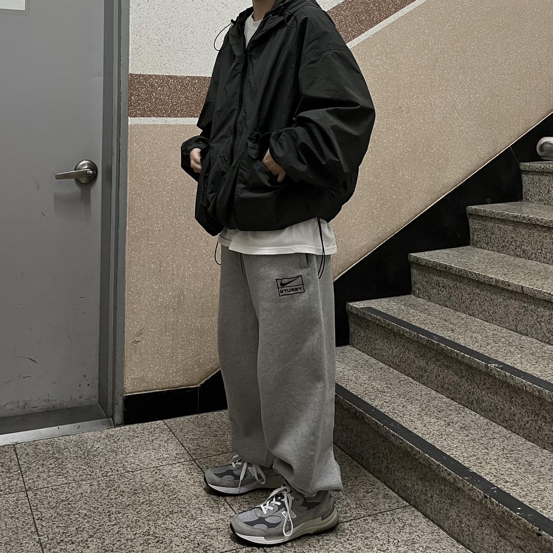 New Balance 992 Made in USA Grey - D Standard, Nike x Stussy NRG Fleece Pants Dark Grey Heather (DO9340-063) 착용 스타일
