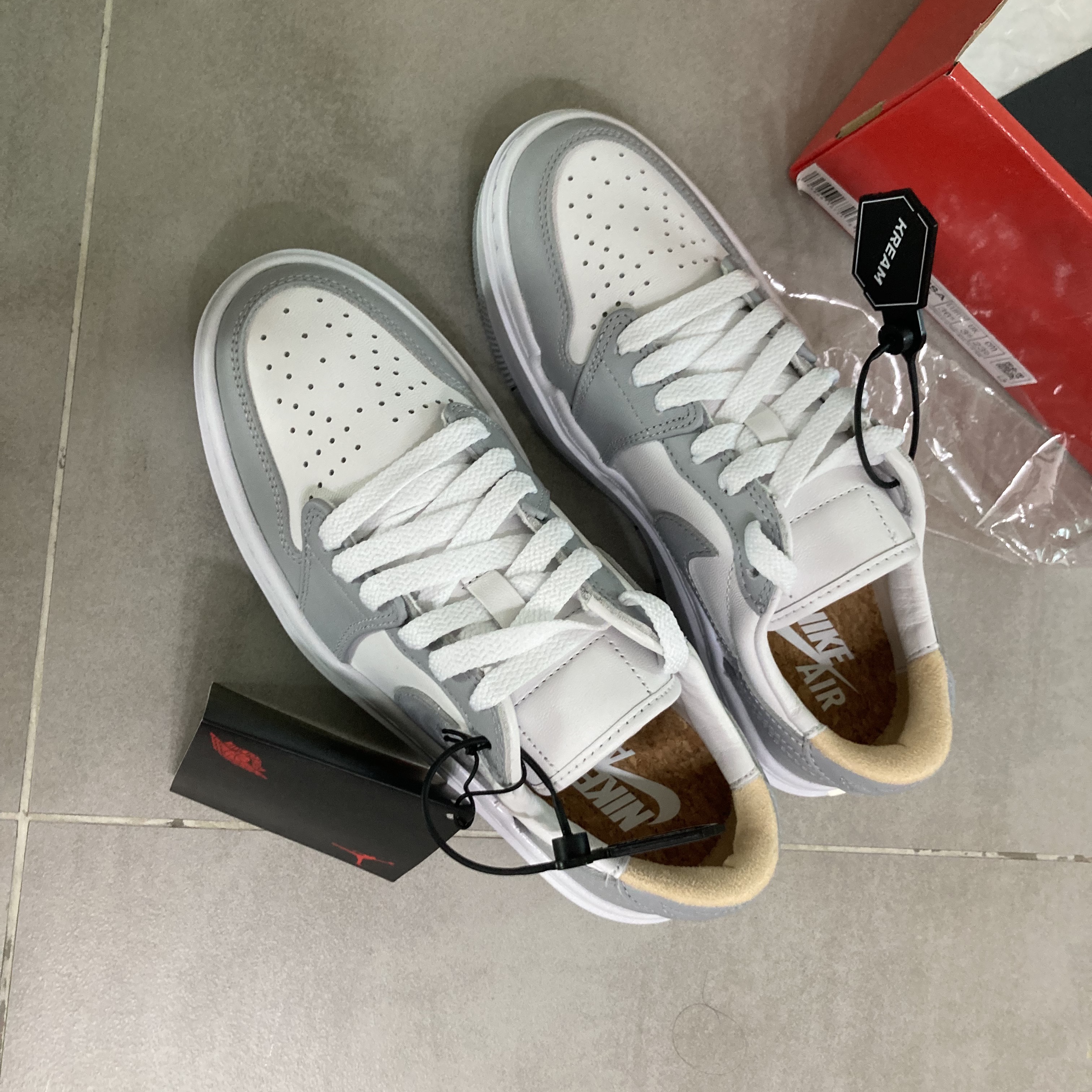 (W) Jordan 1 Elevate Low White and Wolf Grey 착용 스타일