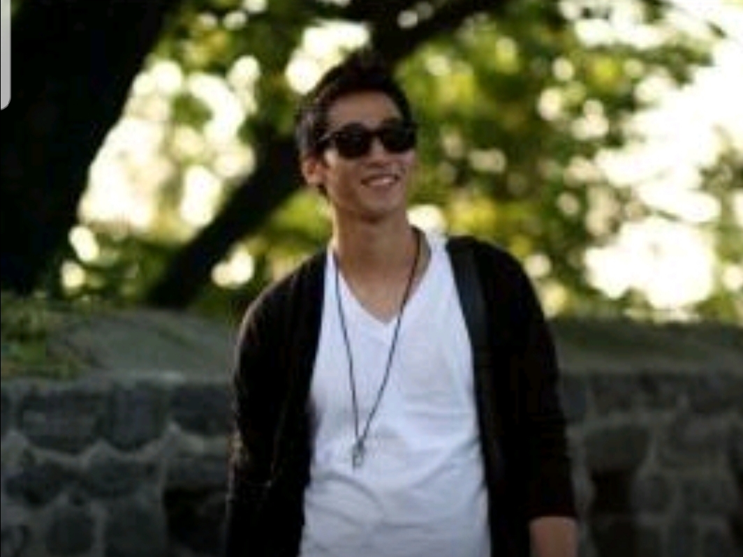 Ray-Ban Original Wayfarer Classic Polished Black Frame Green Classic G-15 Lenses Low Bridge Fit 착용 스타일