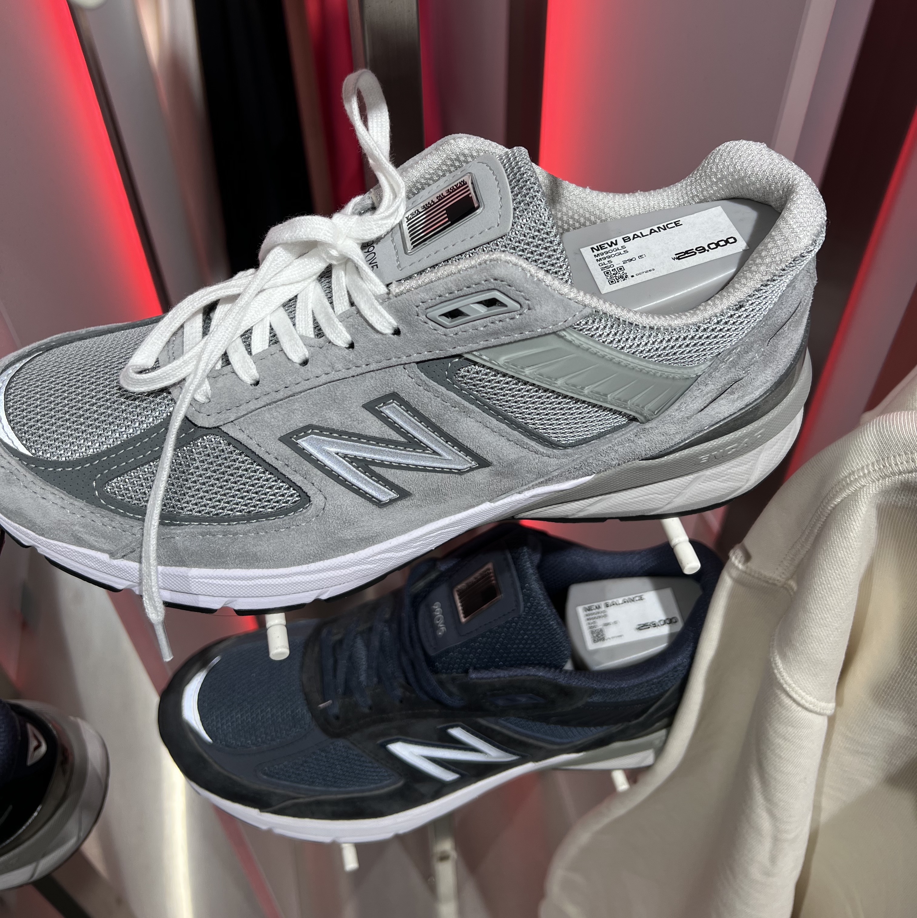 New Balance 990v5 Made in USA Grey - D Standard 착용 스타일