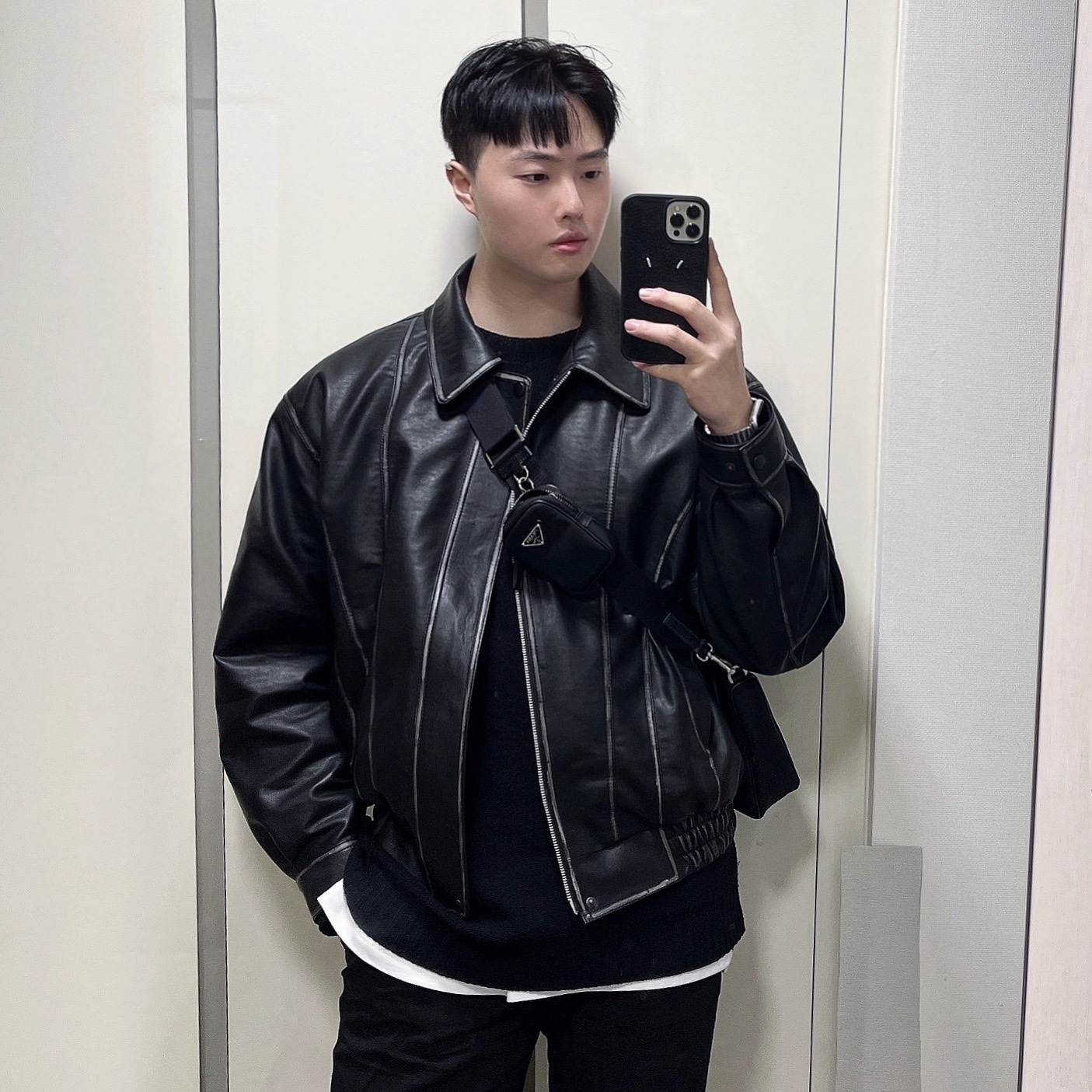Prada Re-Nylon and Saffiano Leather Shoulder Bag Black, Maison Margiela Four Stitch iPhone Pro Max 12 case 착용 스타일