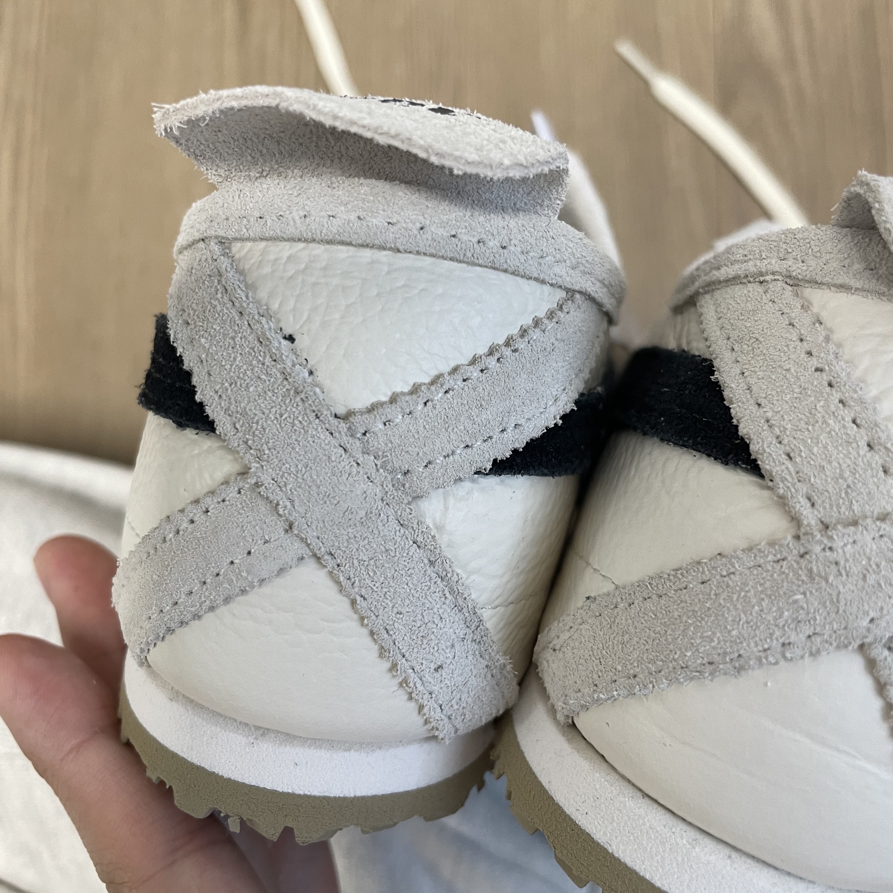 Onitsuka Tiger Mexico 66 Vintage White Black 착용 스타일 - 2