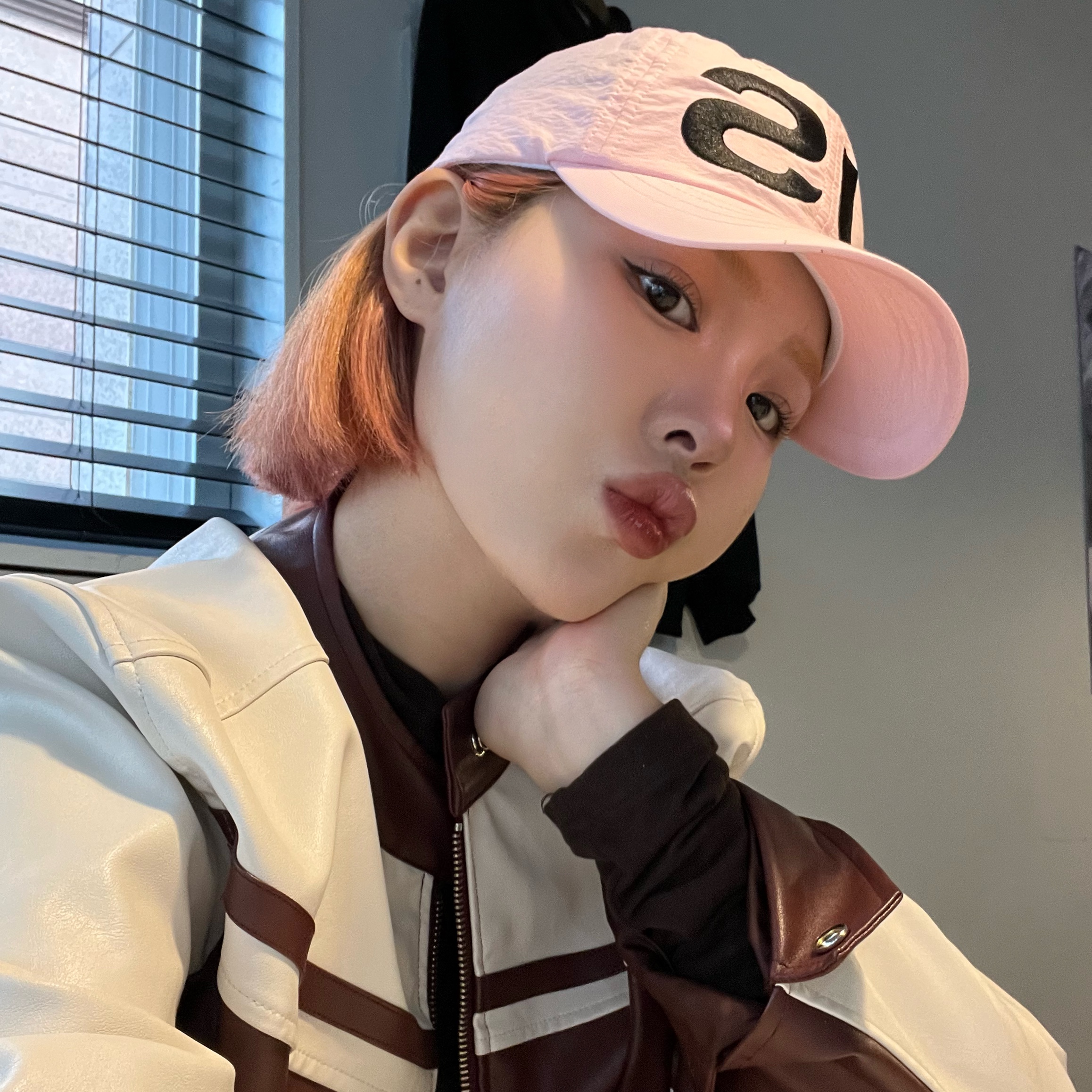 [KREAM 단독] s/e/o Us Cap Pink 착용 스타일