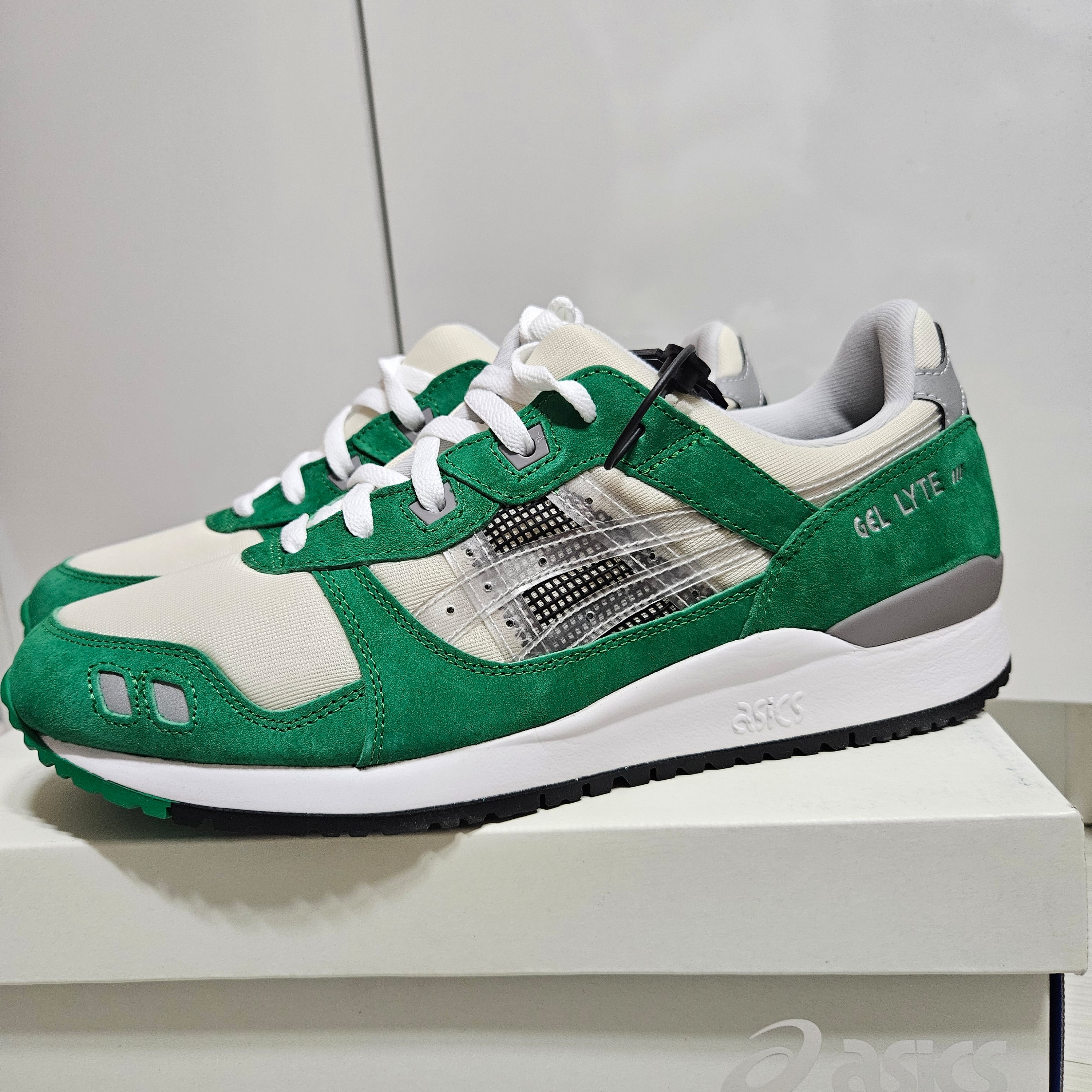 Asics x Awake NY Gel-Lyte III Green Tambourine 착용 스타일 - 3