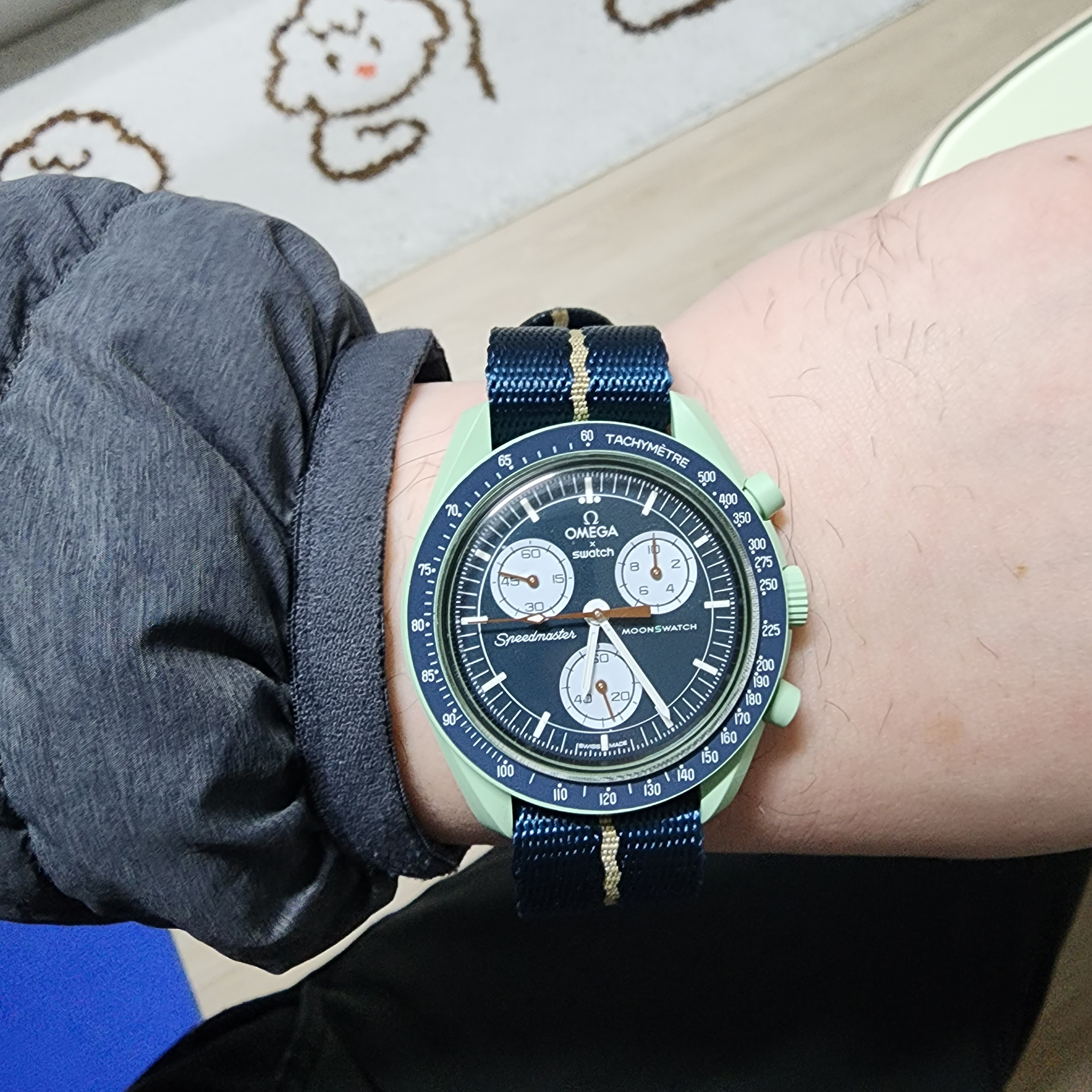 Swatch x Omega Bioceramic MoonSwatch Mission On Earth 착용 스타일