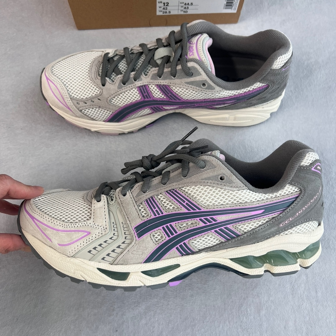 (W) Asics Gel-Kayano 14 Birch Ironclad 착용 스타일