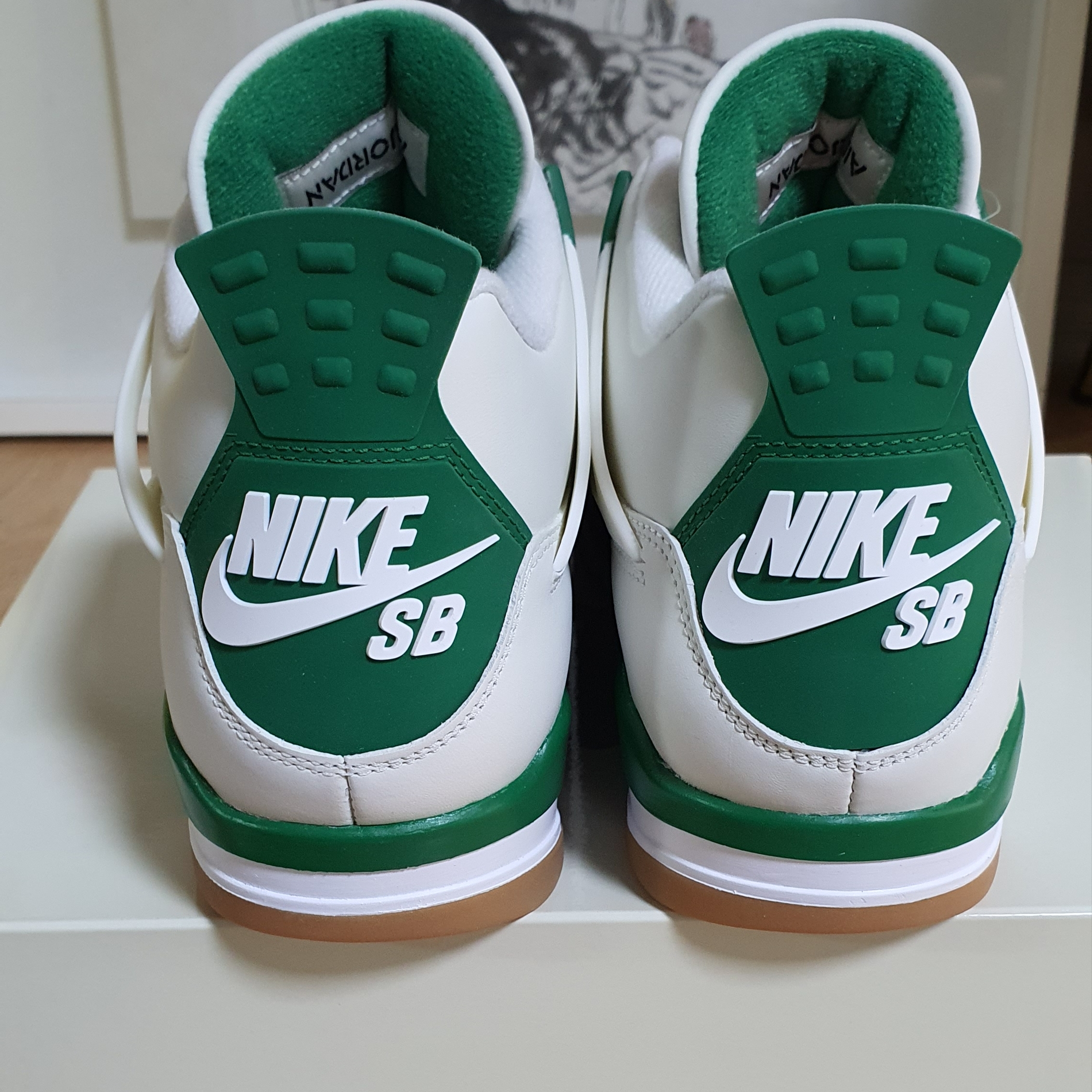 Jordan 4 x Nike SB Retro SP Pine Green 착용 스타일 - 1