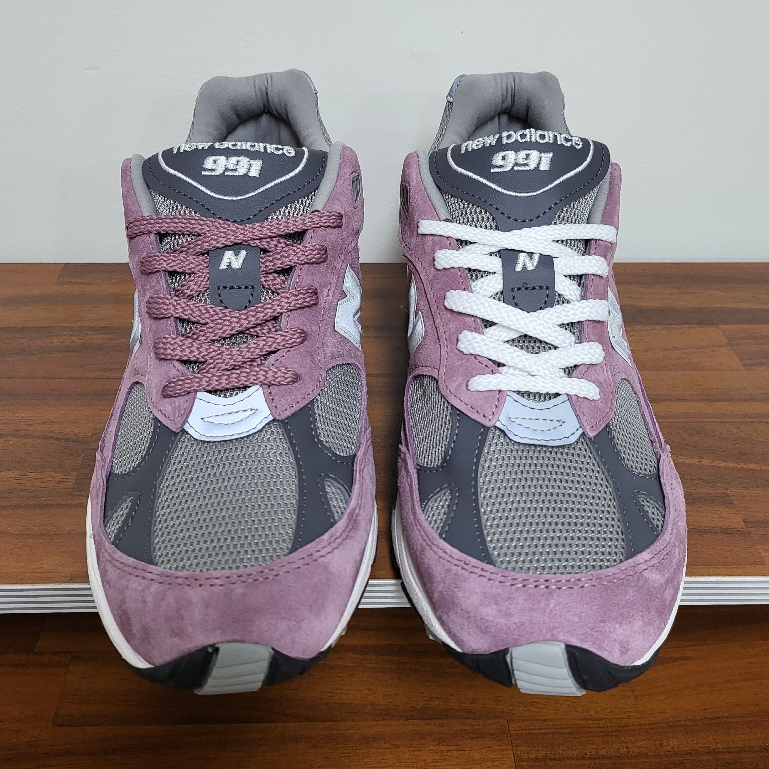 New Balance 991 Made in UK Pink Grey 착용 스타일 - 2