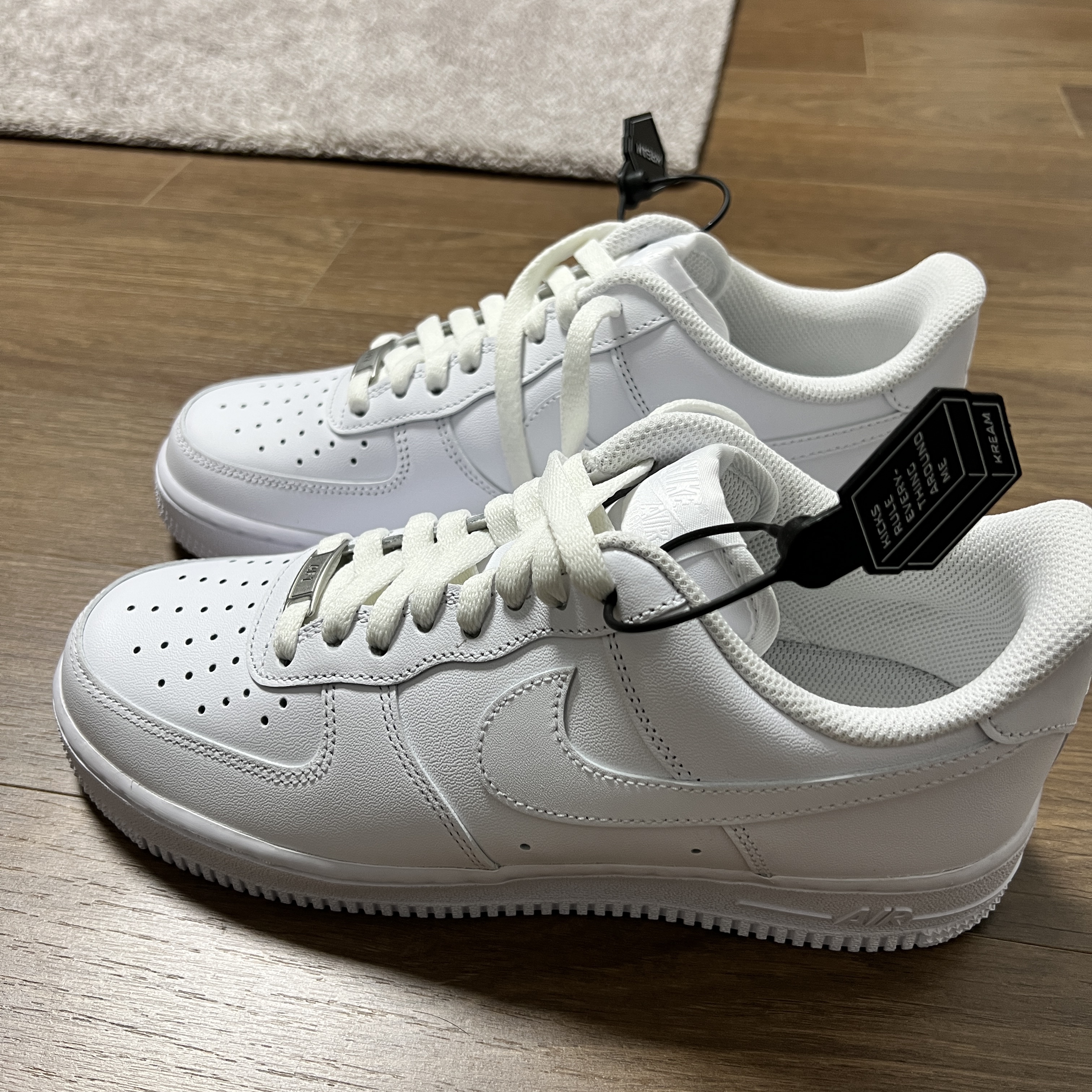 Nike Air Force 1 '07 Low White 착용 스타일 - 2
