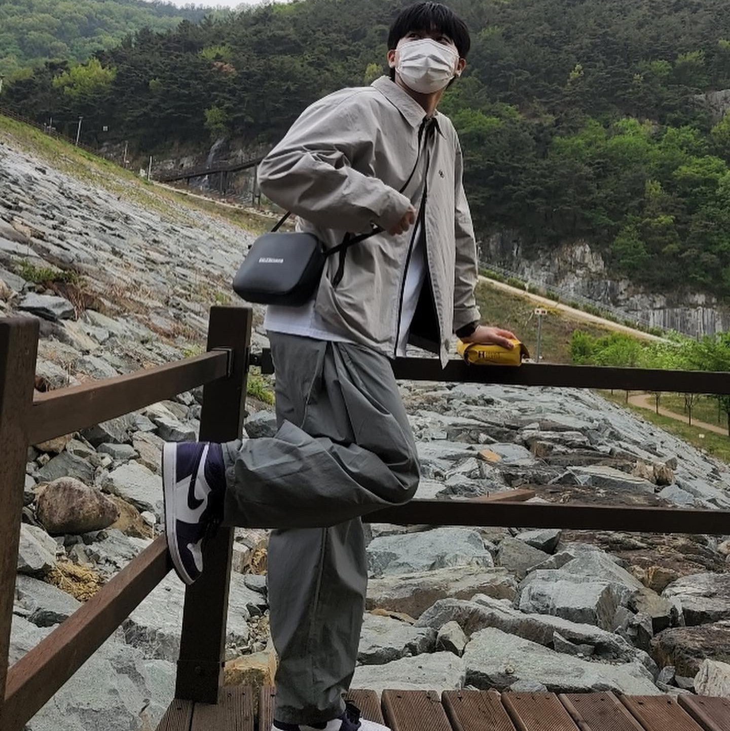 Jordan 1 Retro High OG Court Purple 2020, Sansan Gear Side Snap Pants Khaki - 22SS 착용 스타일