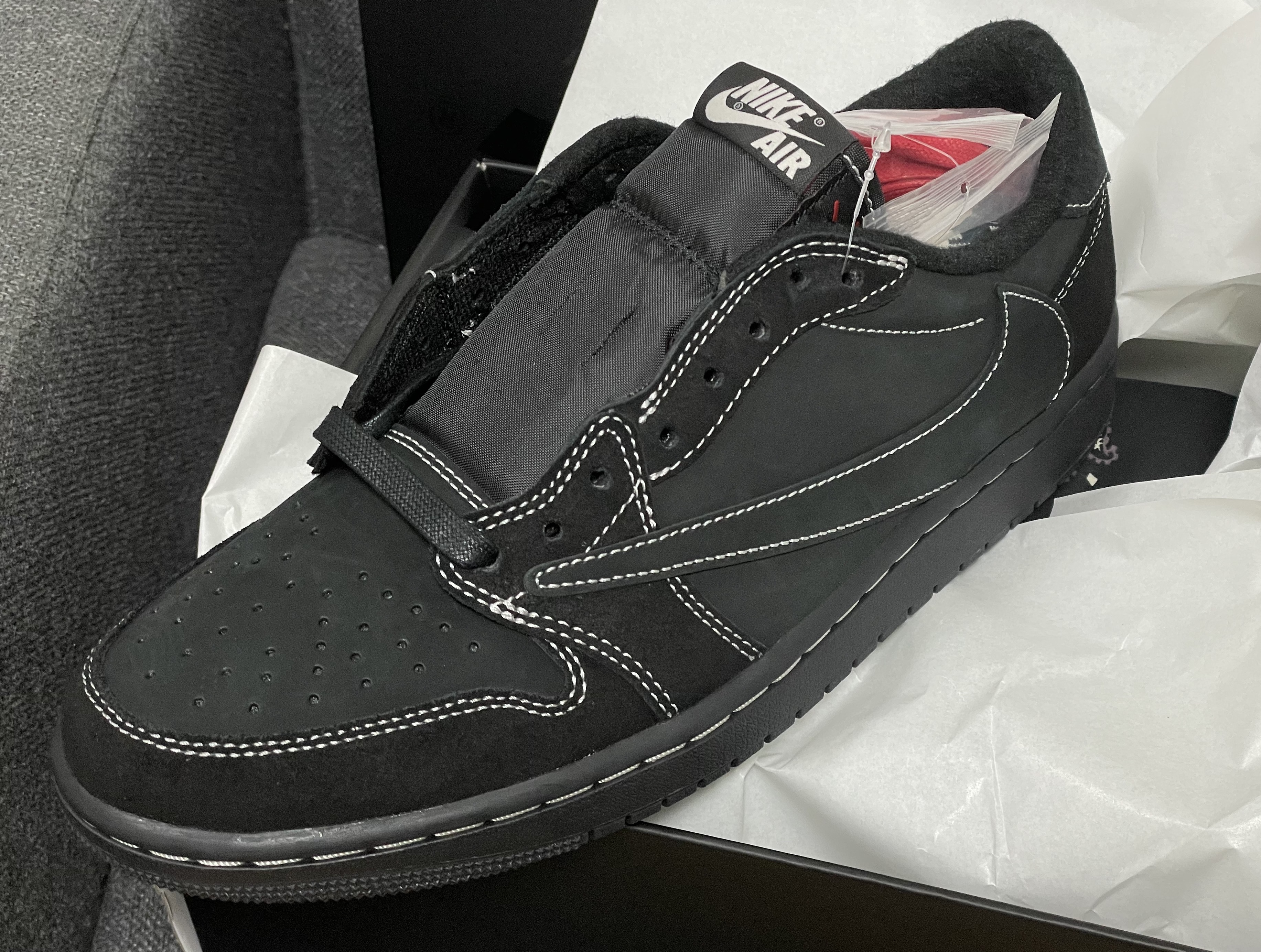 Jordan 1 x Travis Scott Retro Low OG SP Black Phantom 착용 스타일