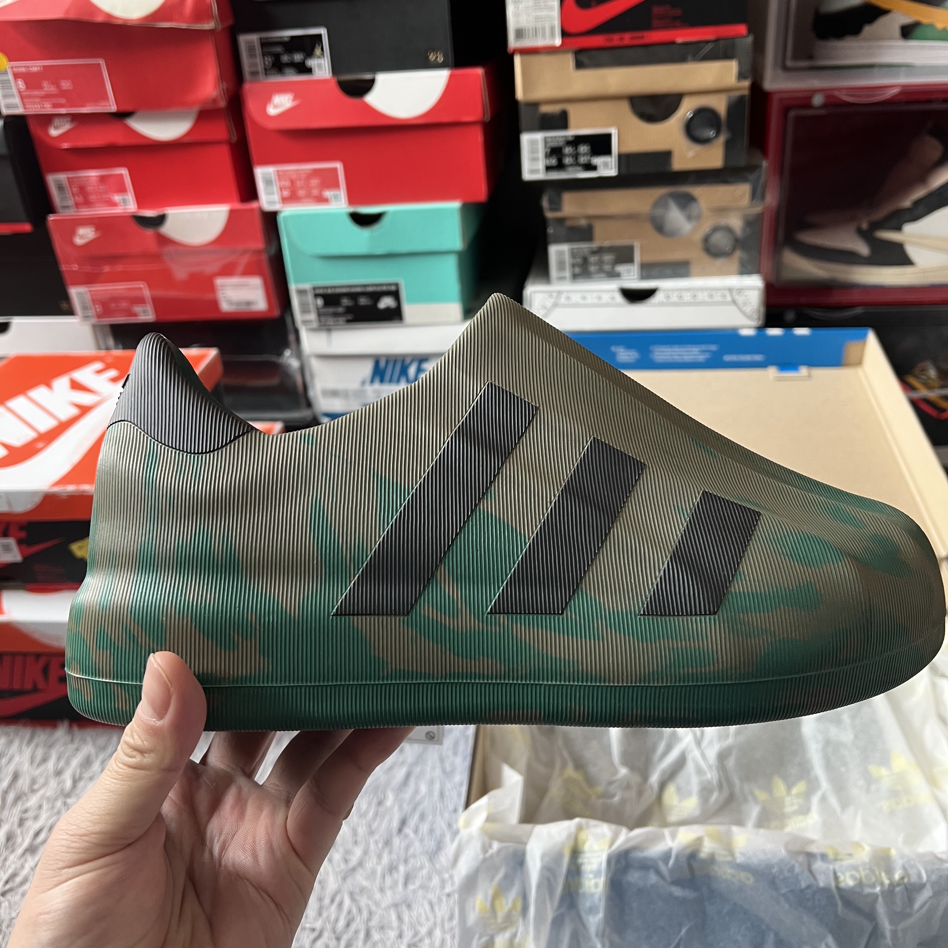 Adidas Adifom Superstar Olive Strata 착용 스타일 - 2