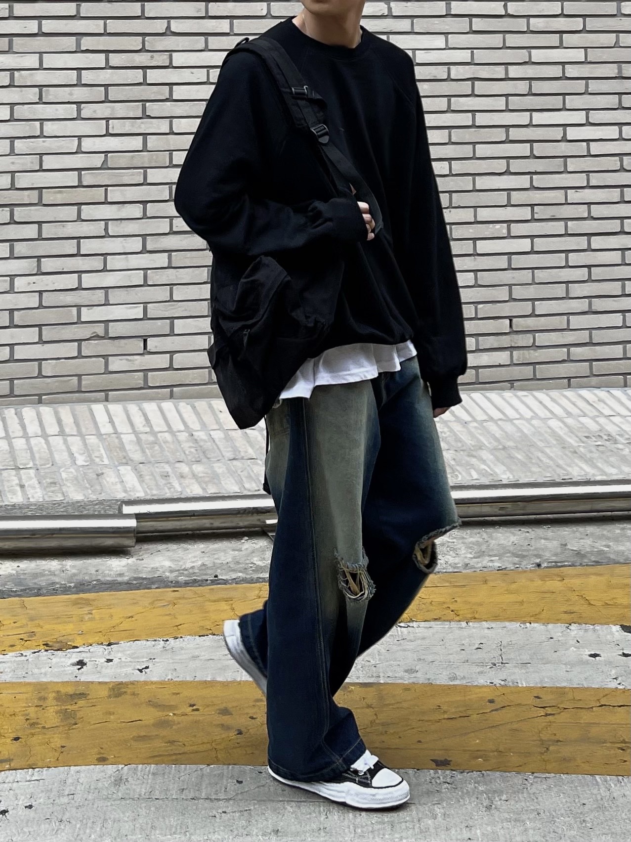 Maison Mihara Yasuhiro Peterson OG Sole Canvas Low Sneakers Black 착용 스타일 - 4