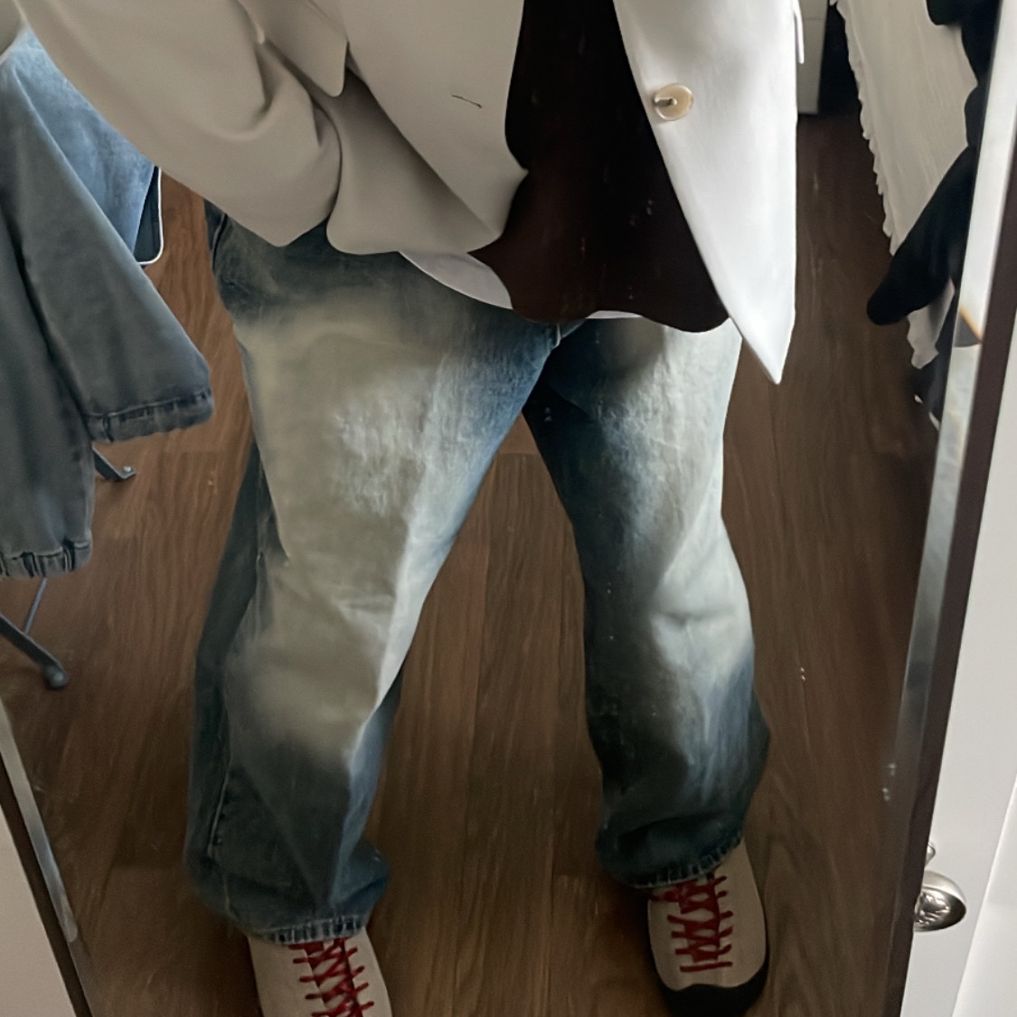 Keen Jasper Suede Sneakers Silver Mink 착용 스타일