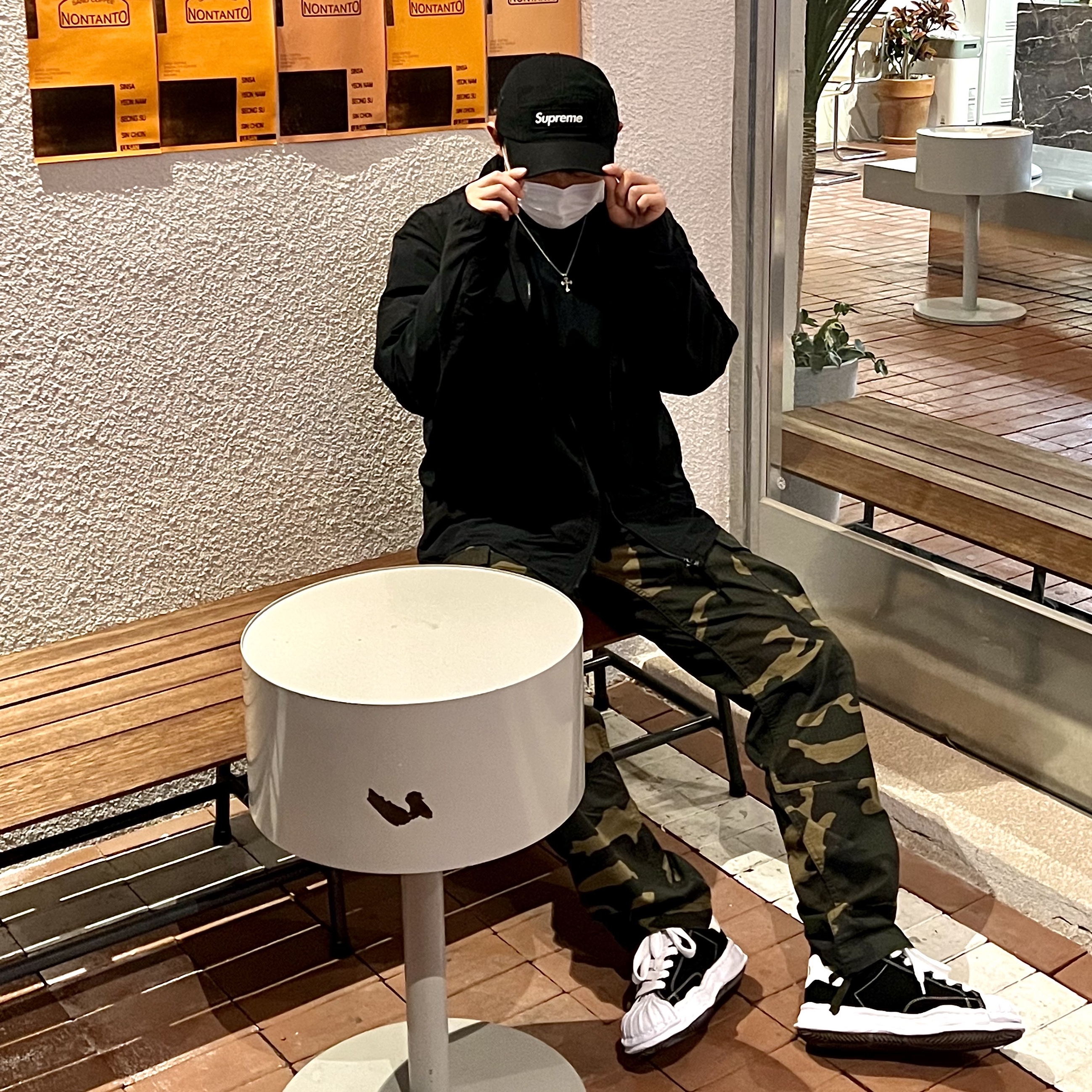 Stone Island 10502 Naslan Light Garment Dyed Overshirt Black - 22SS, Supreme Washed Chino Twill Camp Cap Black 착용 스타일 - 2